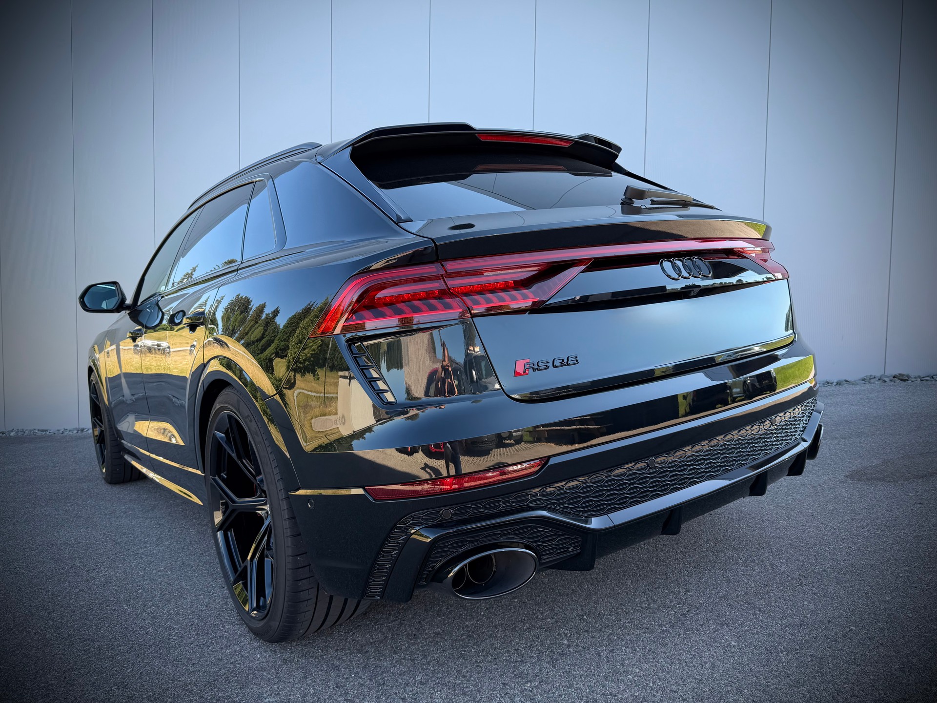 AUDI RSQ8 Black Edition quattro tiptronic-image-4