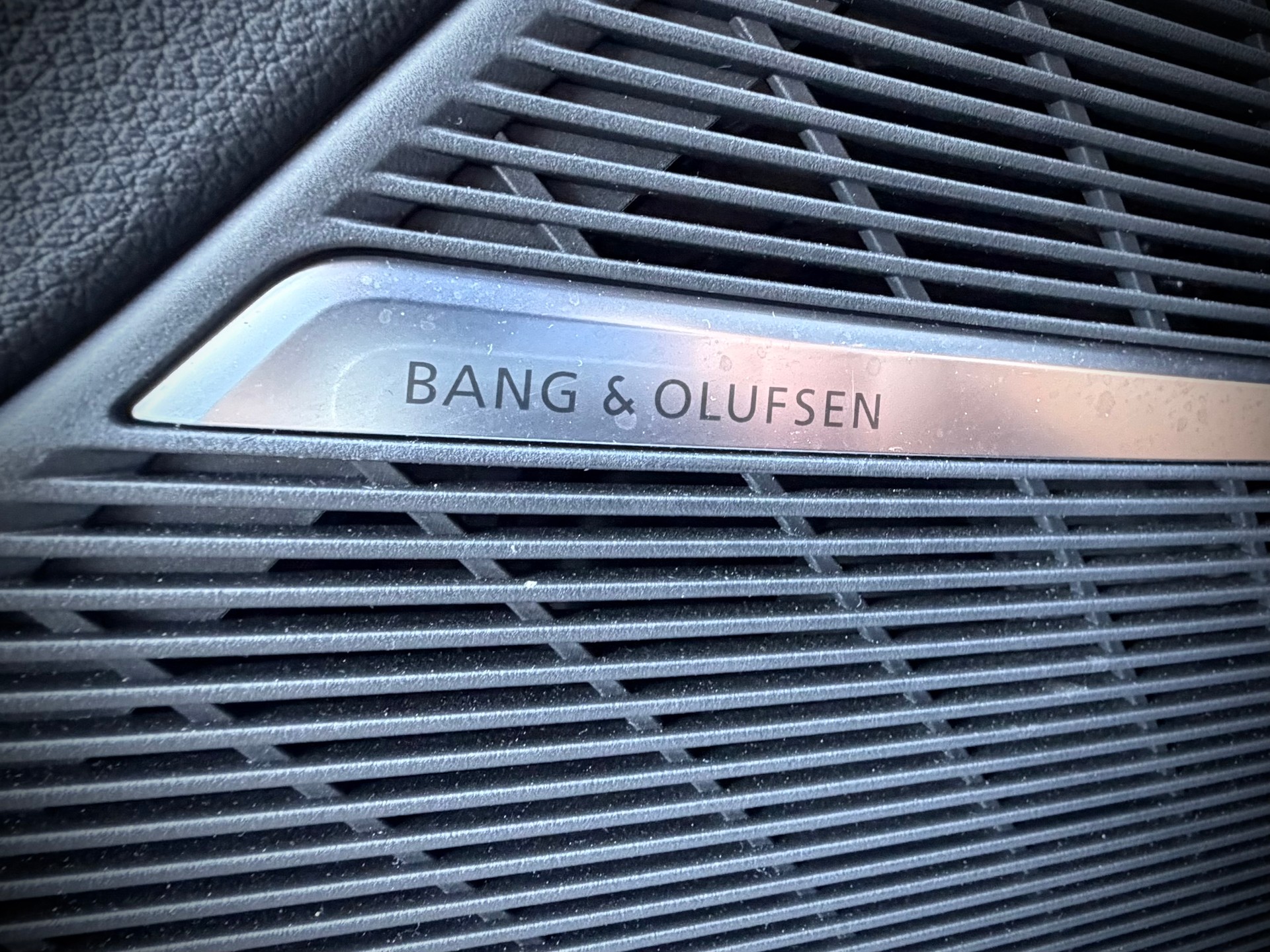 AUDI RSQ8 Black Edition quattro tiptronic-image-8