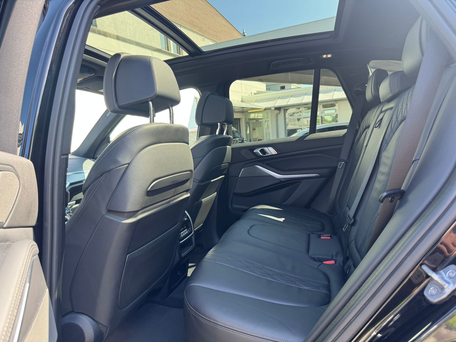 BMW X5 xDrive M50d Steptronic-image-15