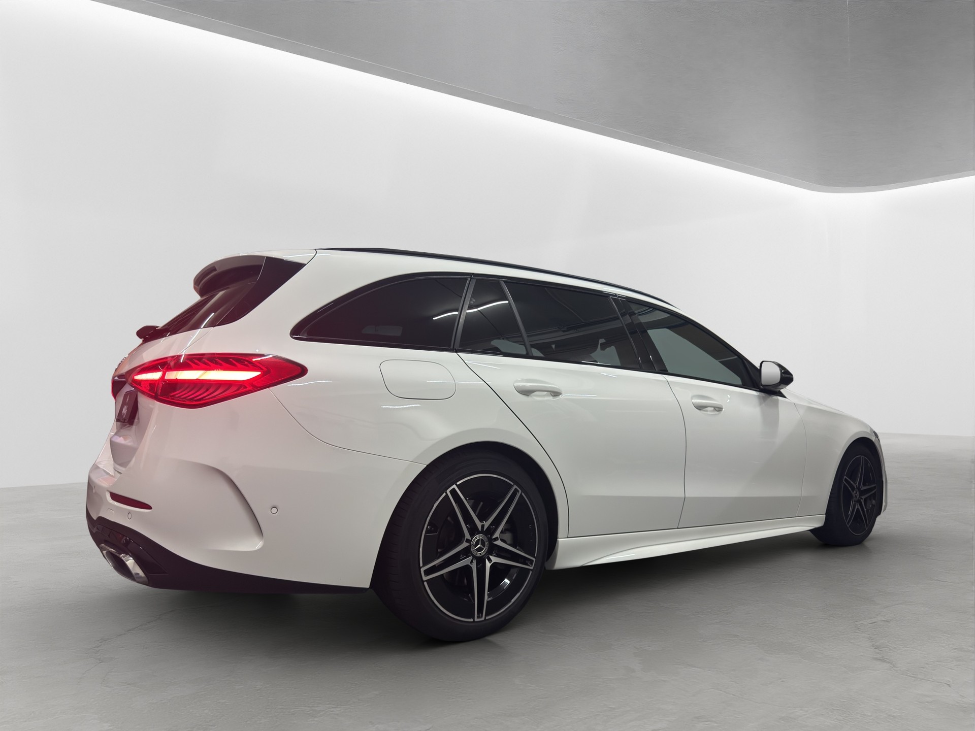 MERCEDES-BENZ C 200 T AMG Line-image-9