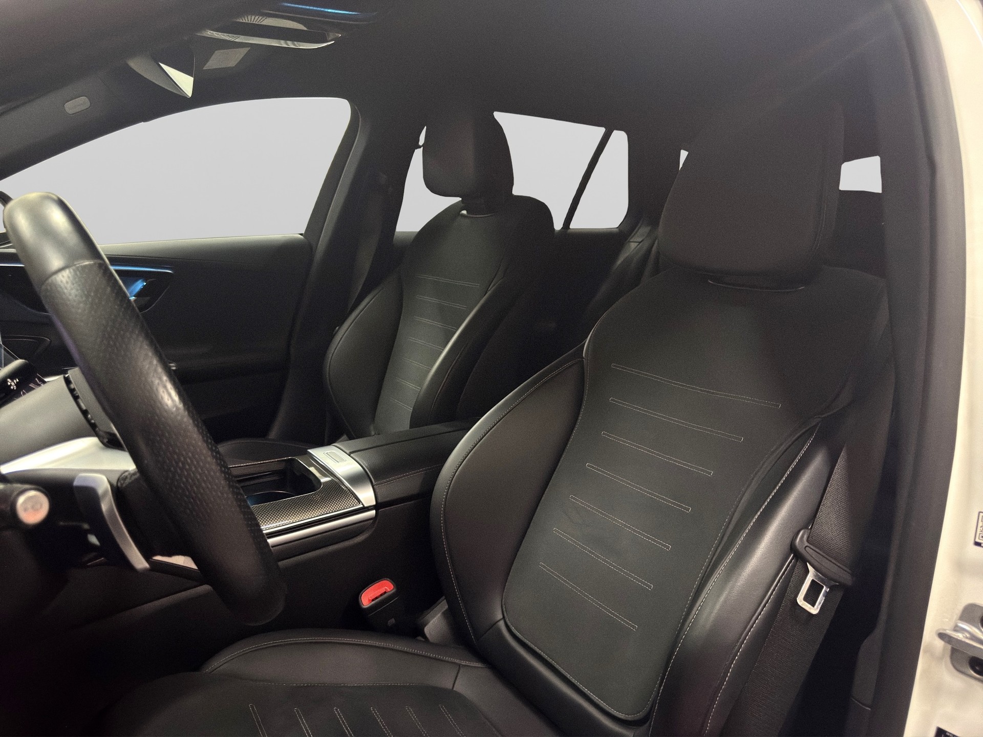 MERCEDES-BENZ C 200 T AMG Line-image-10