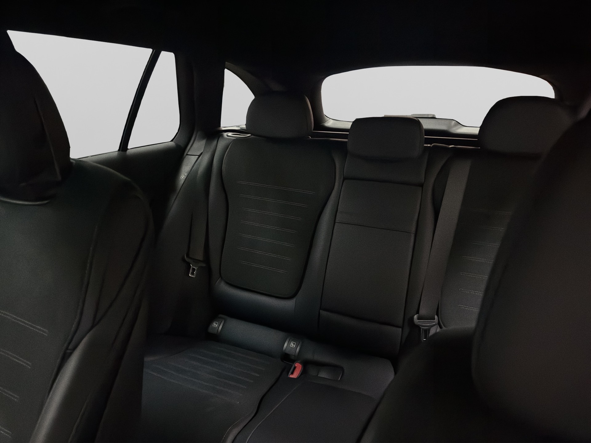 MERCEDES-BENZ C 200 T AMG Line-image-22