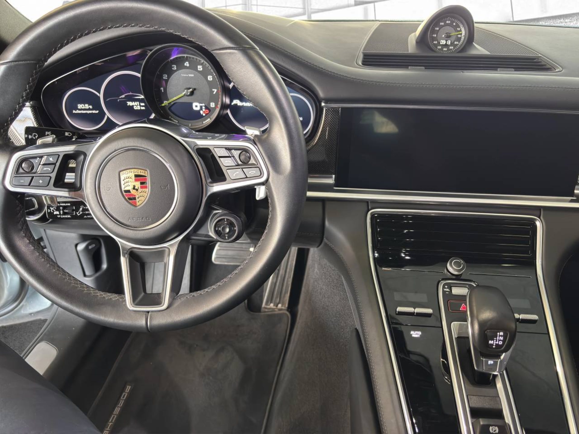 PORSCHE Panamera 4 E-Hybrid Sport Turismo-image-3