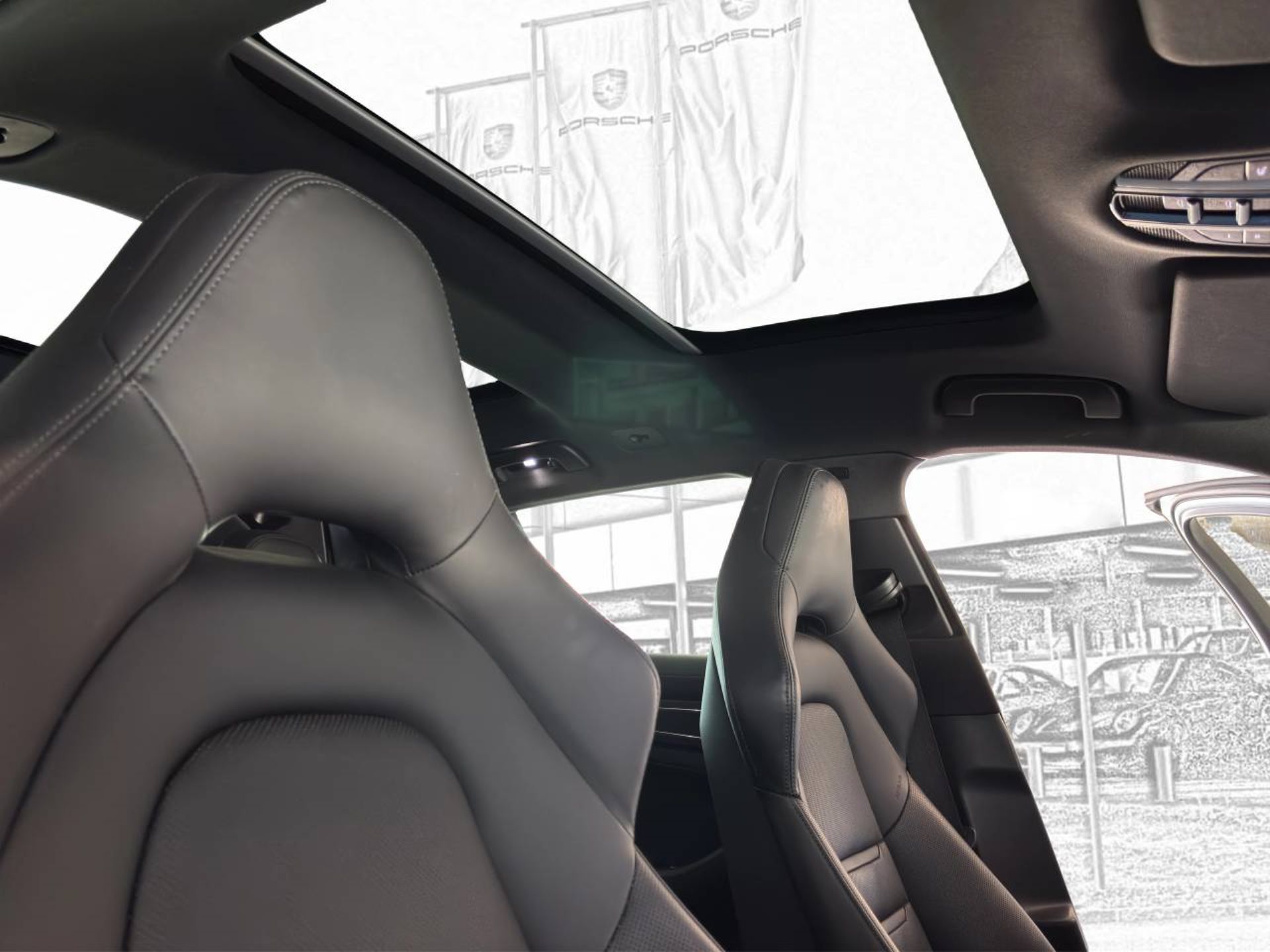 PORSCHE Panamera 4 E-Hybrid Sport Turismo-image-16