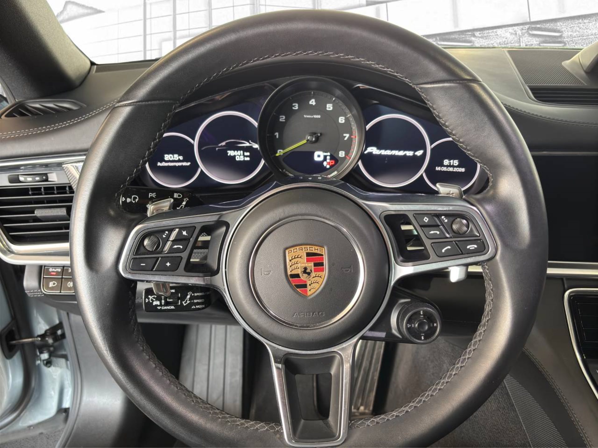 PORSCHE Panamera 4 E-Hybrid Sport Turismo-image-17