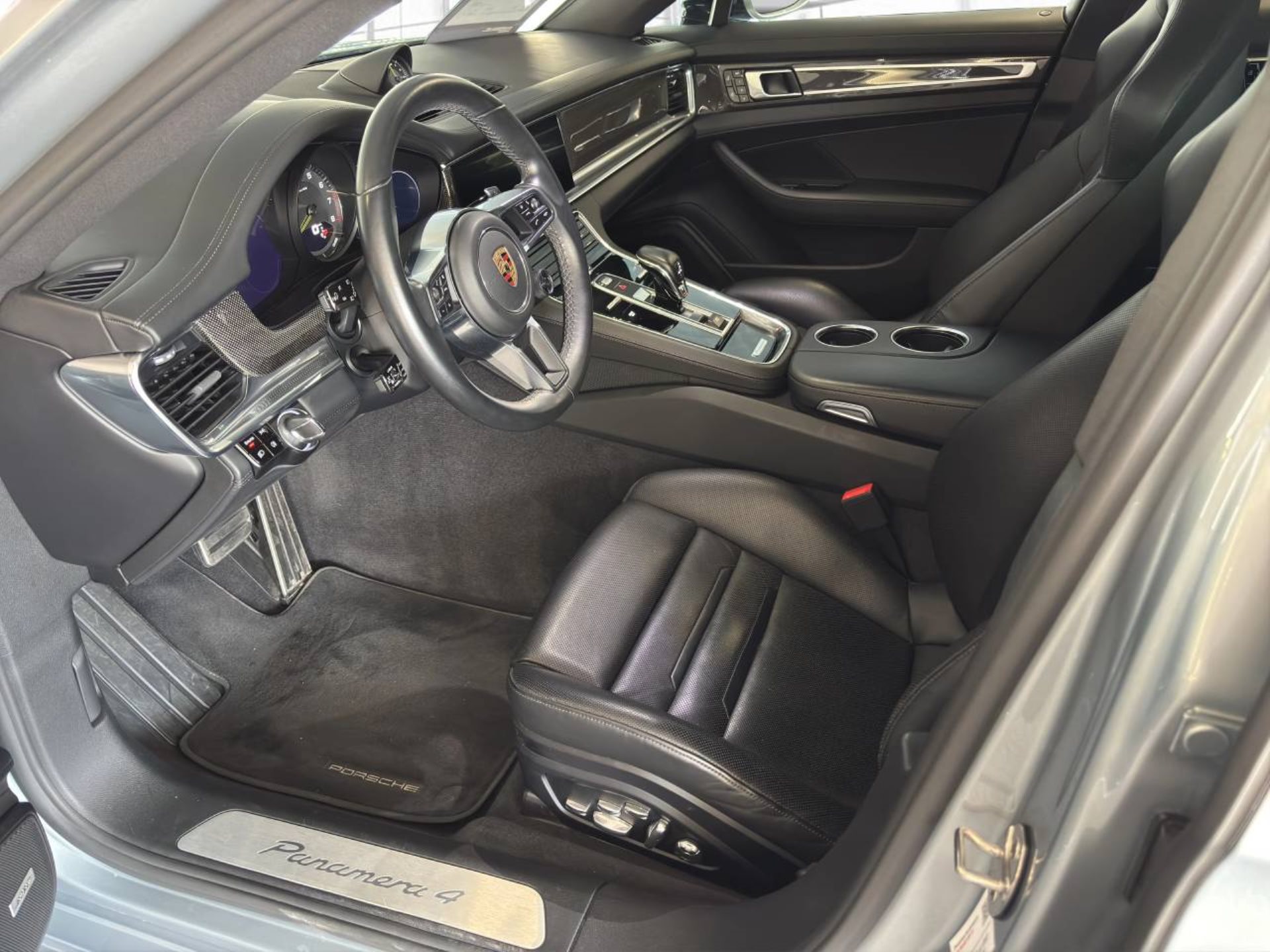 PORSCHE Panamera 4 E-Hybrid Sport Turismo-image-4