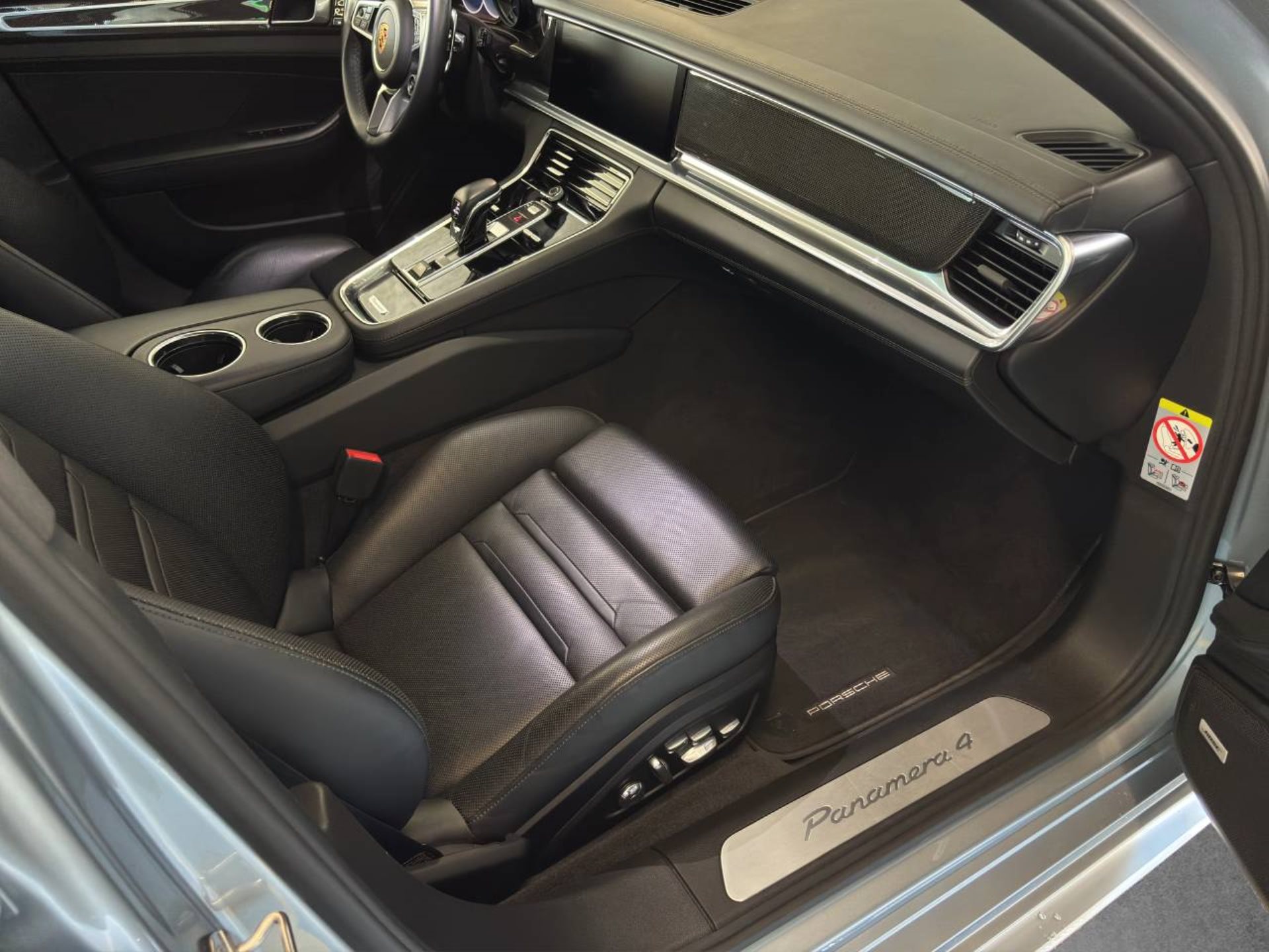 PORSCHE Panamera 4 E-Hybrid Sport Turismo-image-21