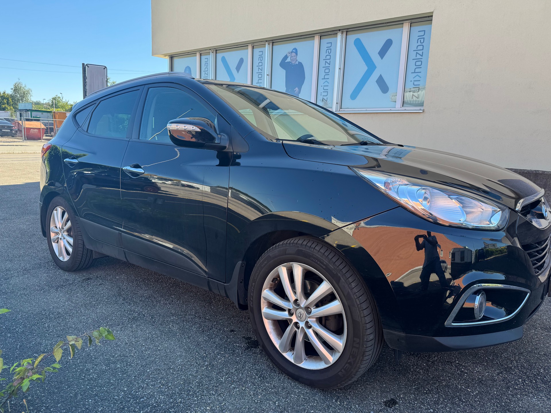 HYUNDAI iX 35 2.0 CRDi Premium 4WD Automatic-image-1