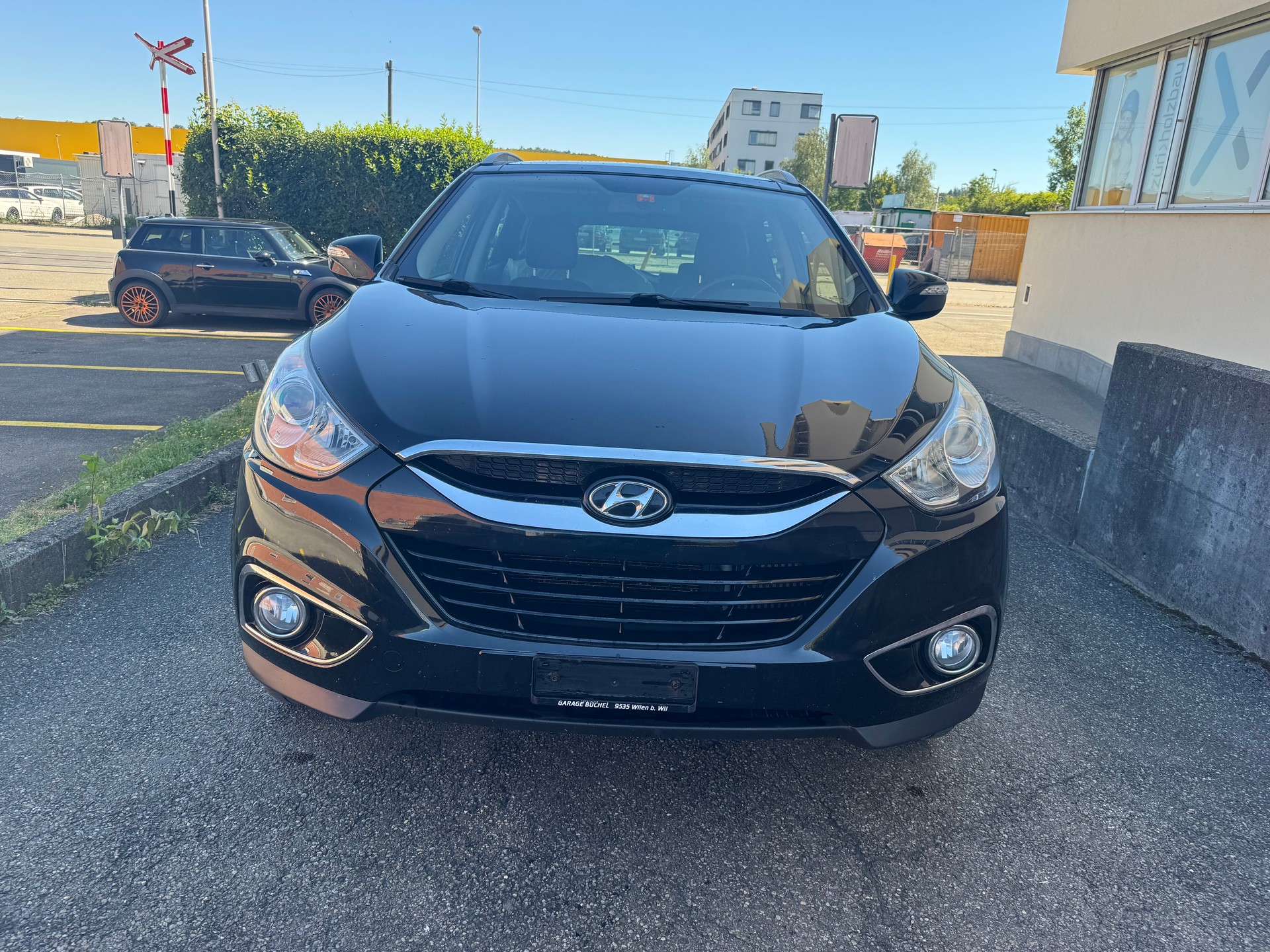 HYUNDAI iX 35 2.0 CRDi Premium 4WD Automatic-image-0