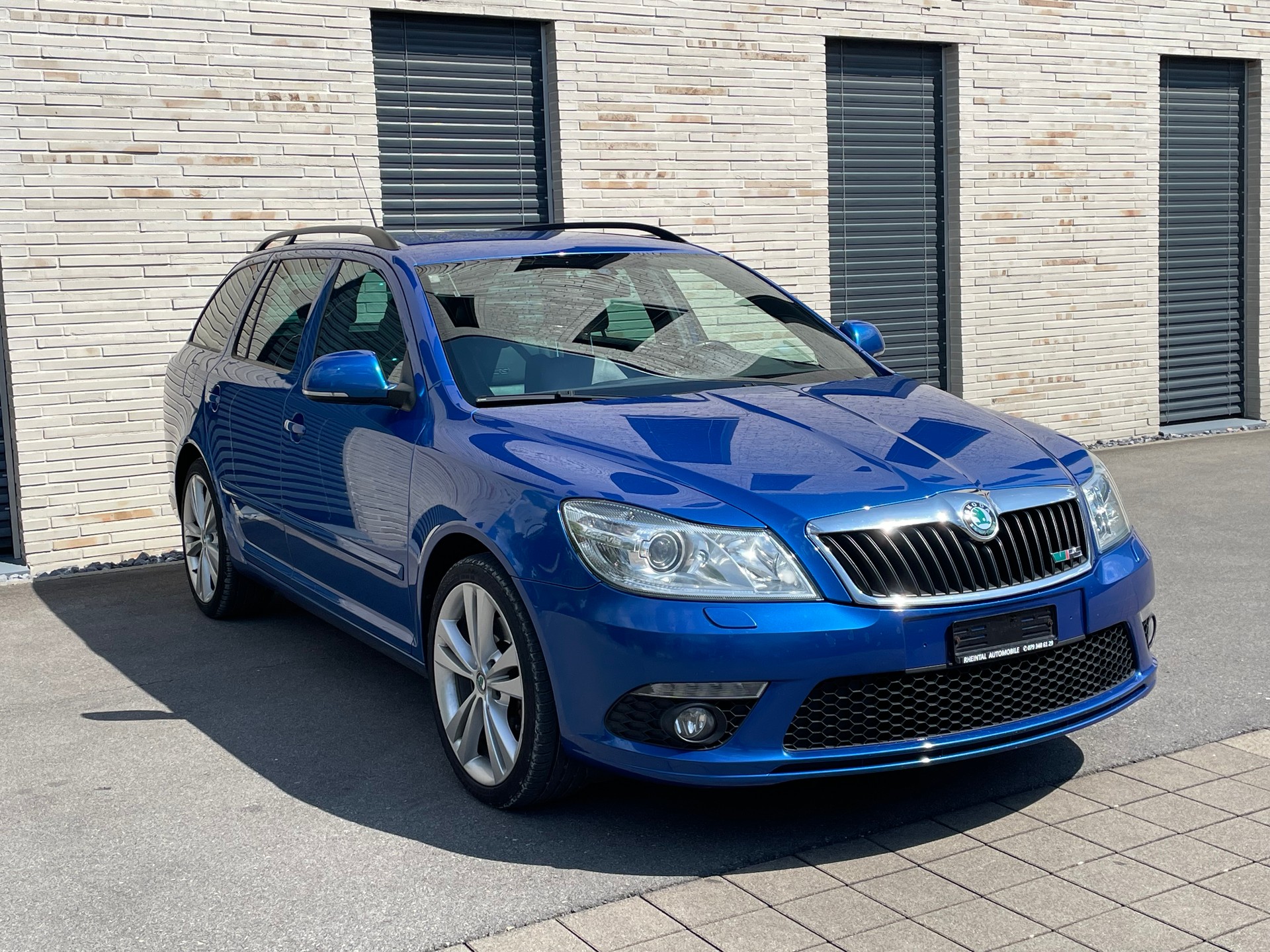 SKODA Octavia Combi 2.0 TDI RS-image-4