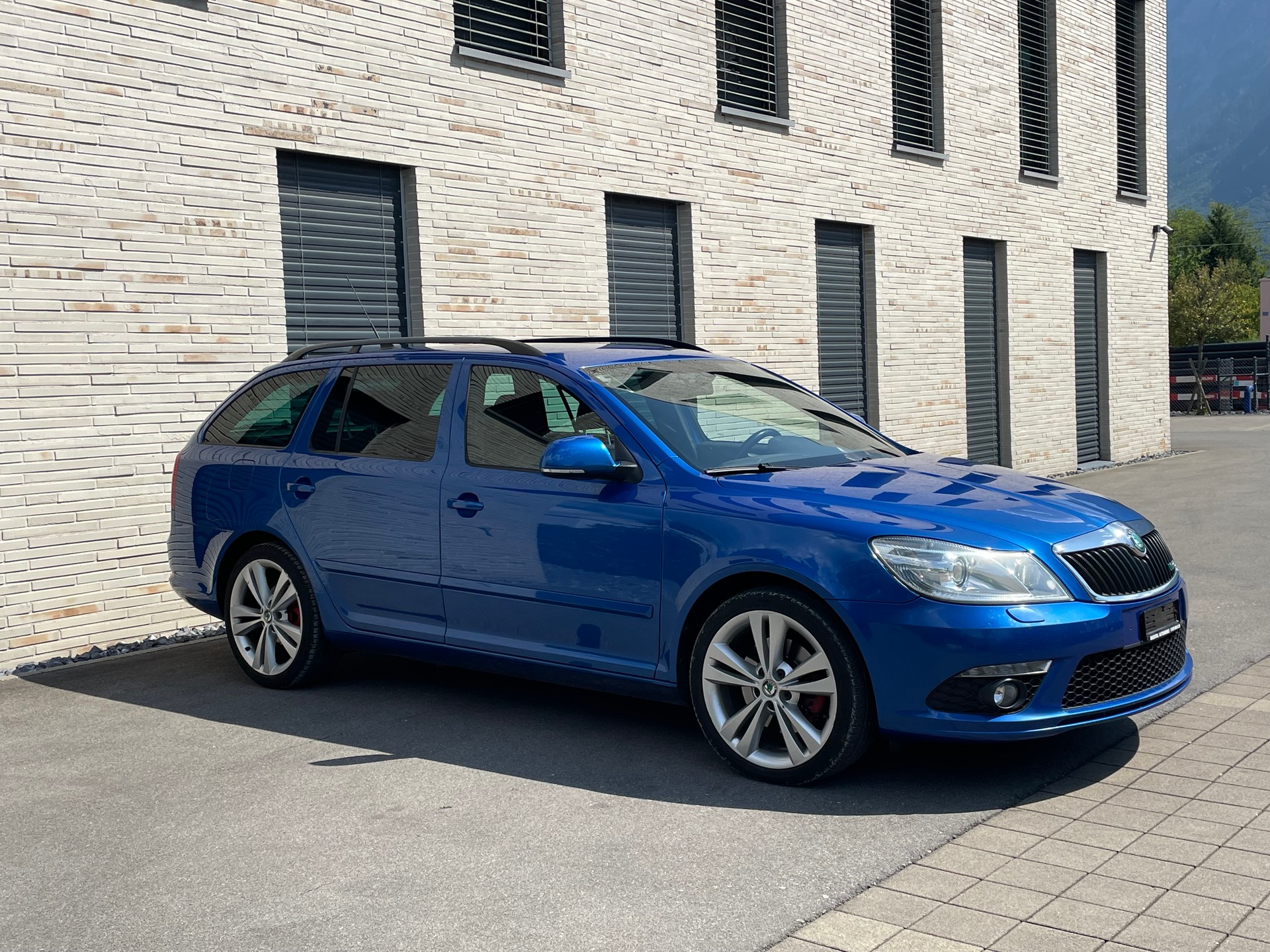SKODA Octavia Combi 2.0 TDI RS-image-6