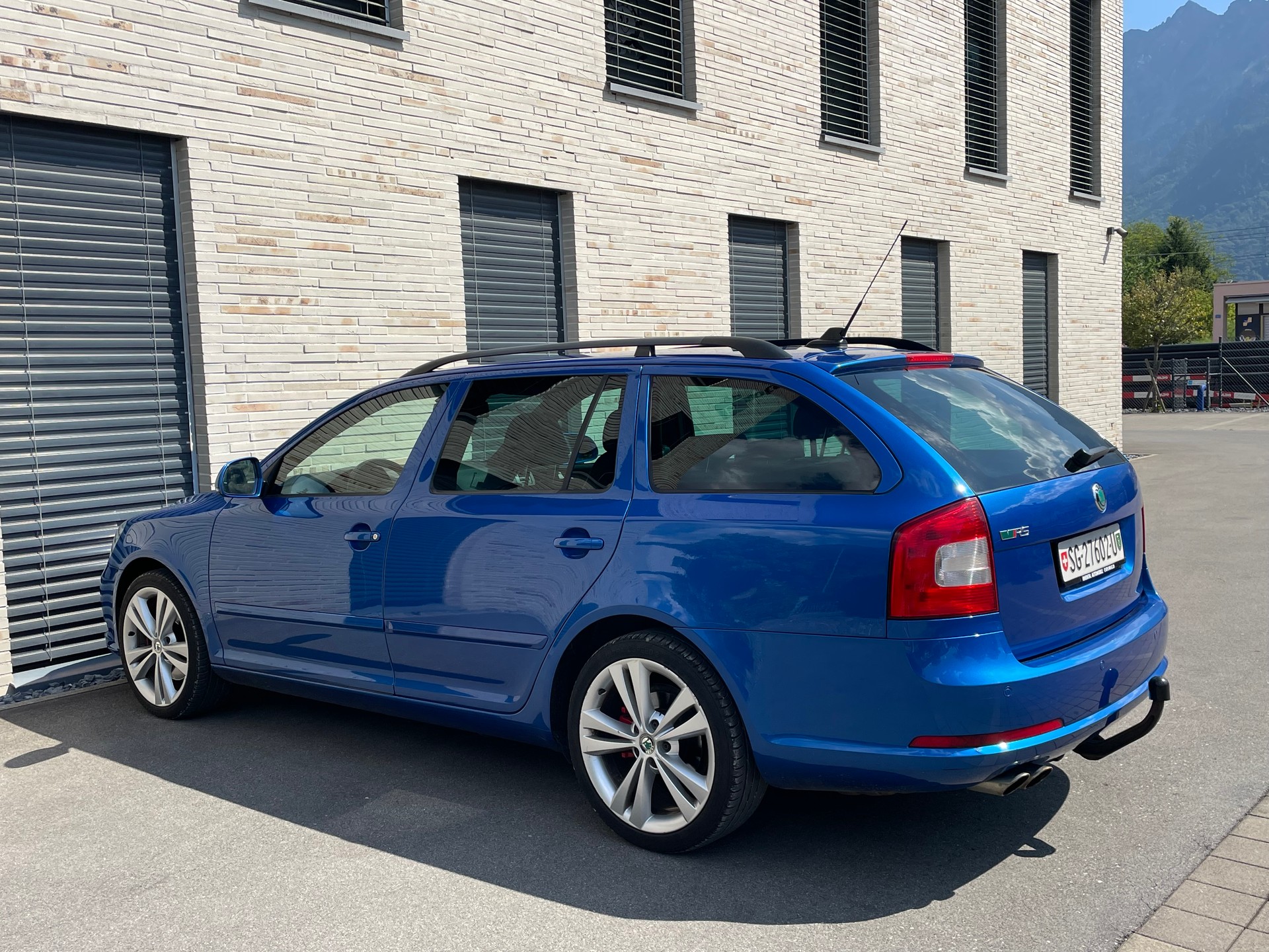 SKODA Octavia Combi 2.0 TDI RS-image-11