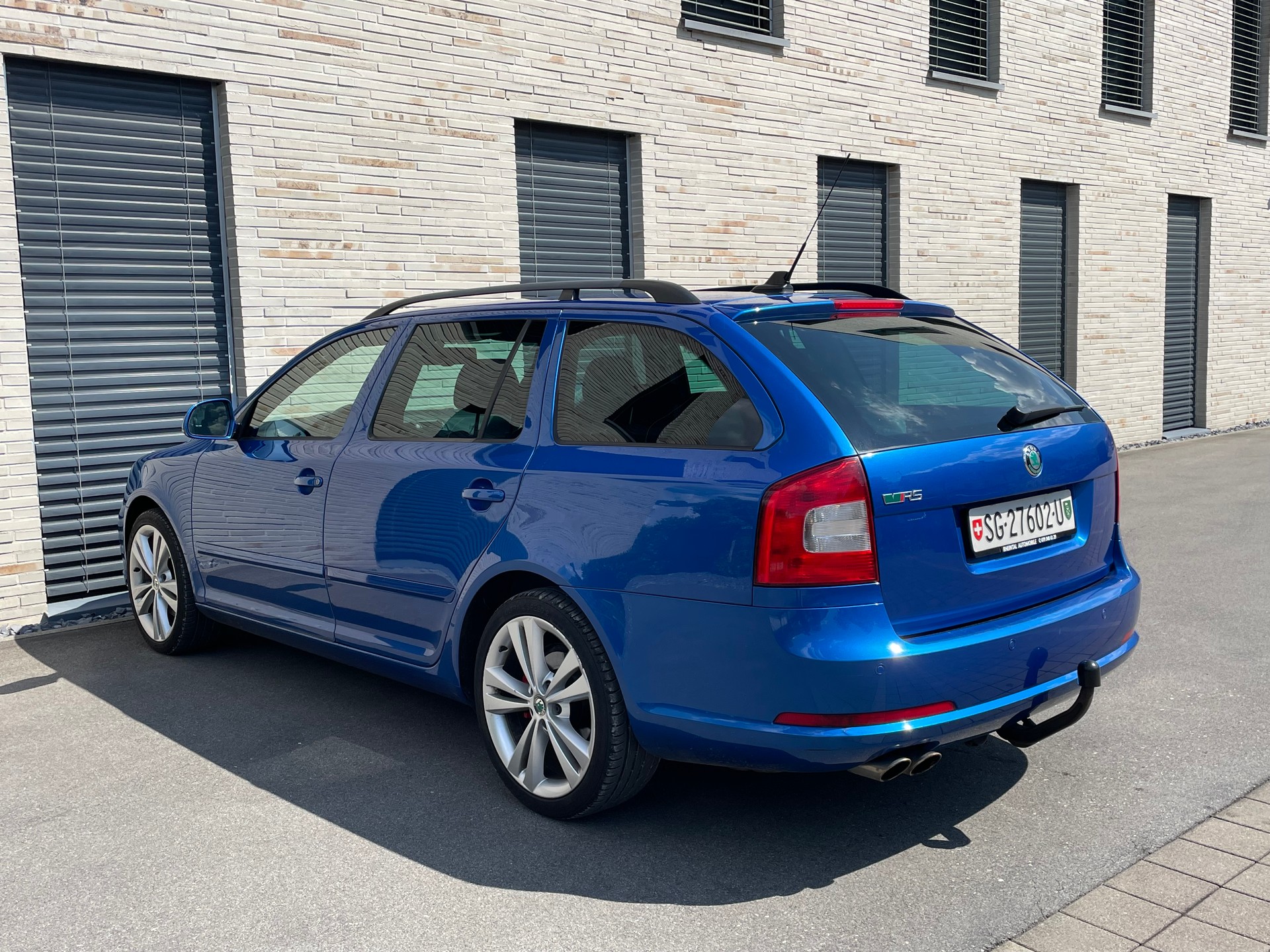 SKODA Octavia Combi 2.0 TDI RS-image-10