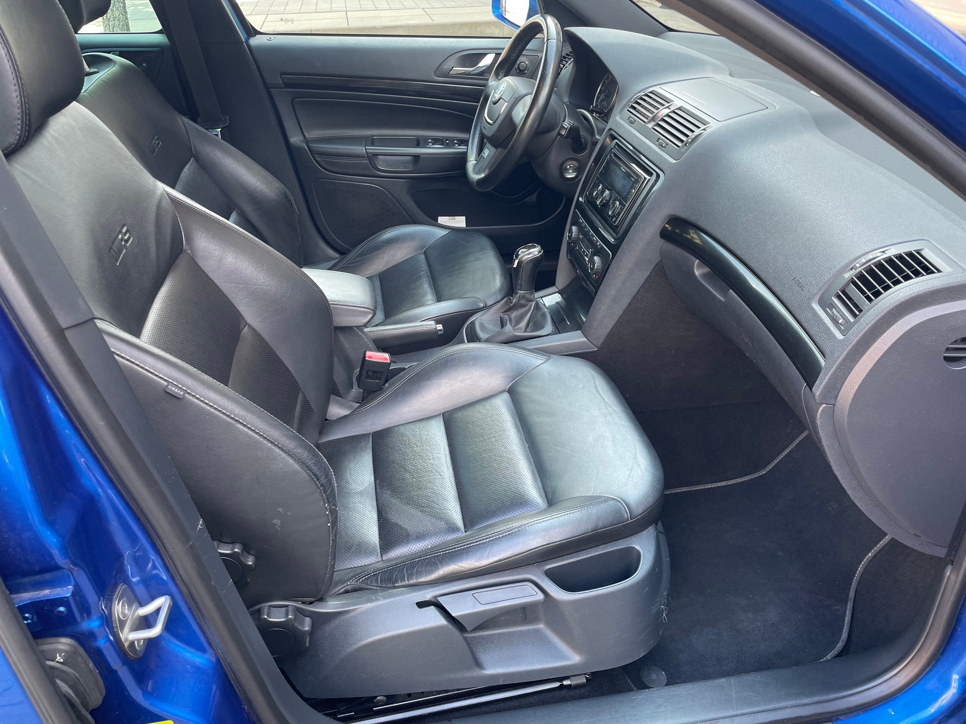SKODA Octavia Combi 2.0 TDI RS-image-13