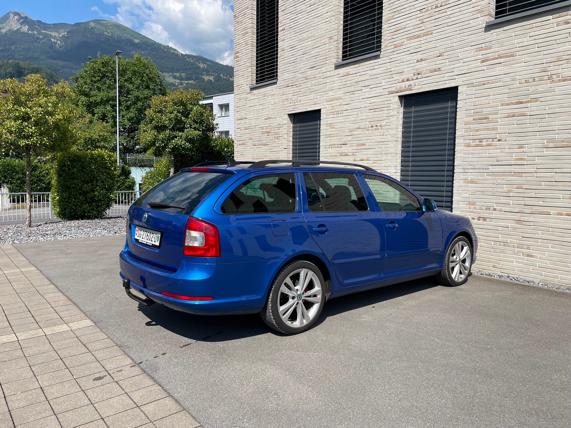 SKODA Octavia Combi 2.0 TDI RS-image-8