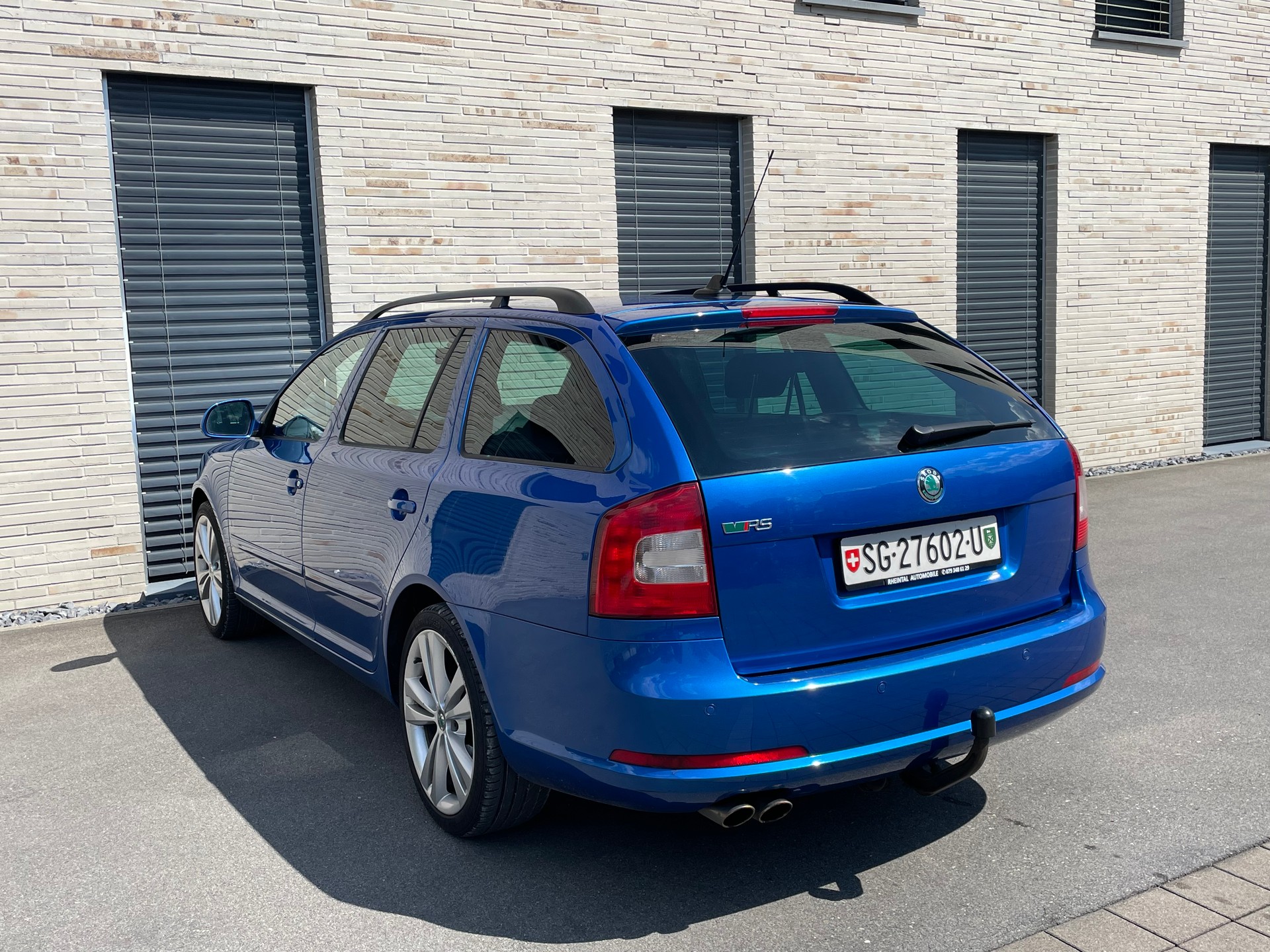 SKODA Octavia Combi 2.0 TDI RS-image-9
