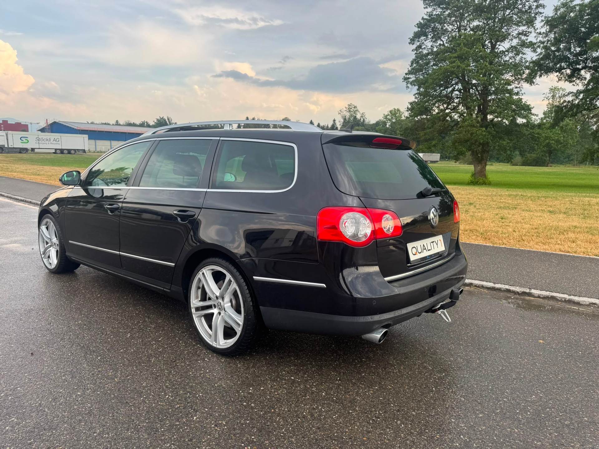 VW Passat Variant 3.2 V6 FSI Premium 4Motion-image-2
