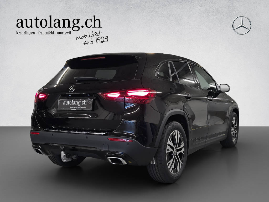 MERCEDES-BENZ GLA 200 Night Star Progressive-showroom-element-3