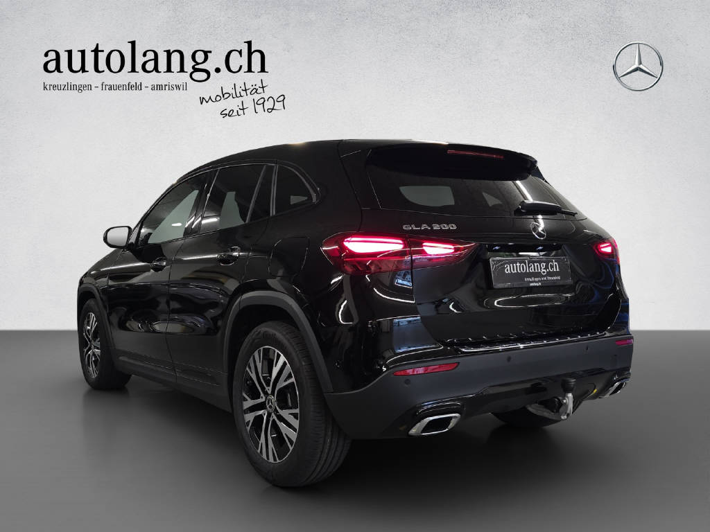 MERCEDES-BENZ GLA 200 Night Star Progressive-showroom-element-2