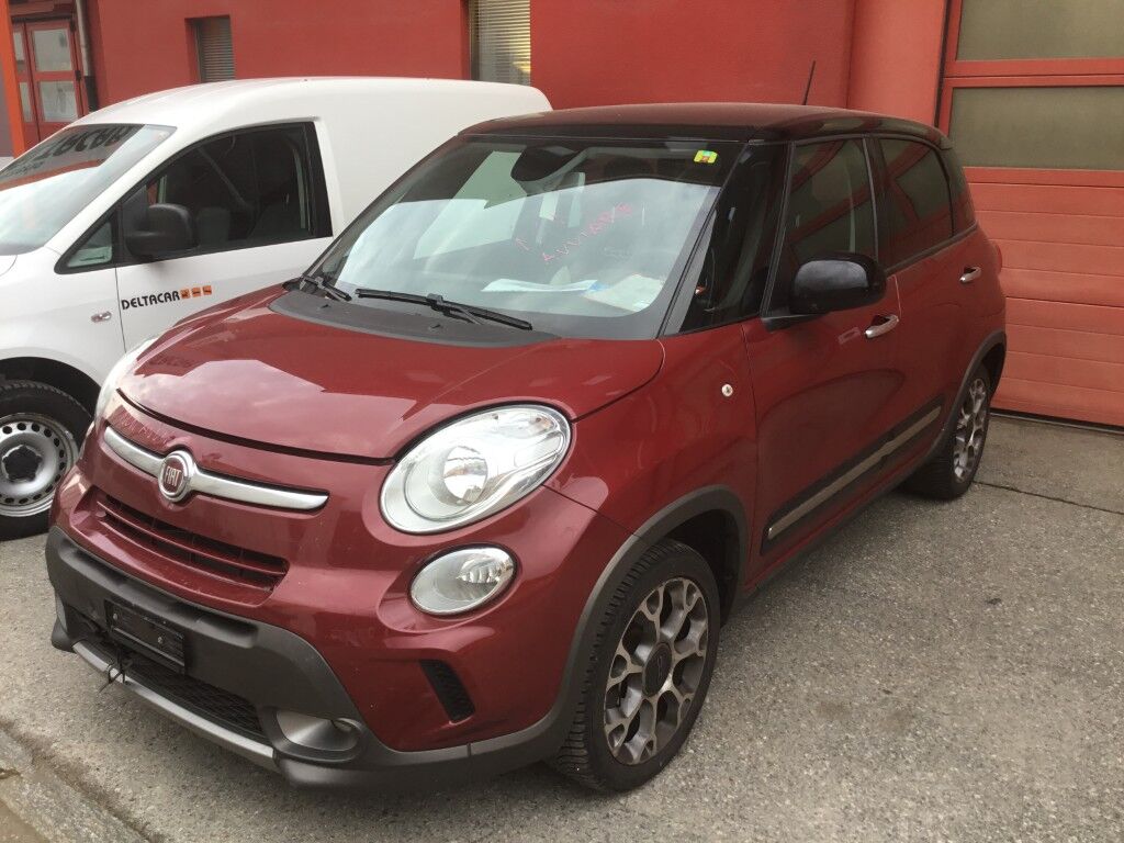 FIAT 500 L 1.4 T-Jet Trekking-image-0