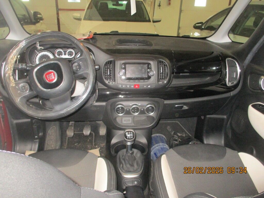 FIAT 500 L 1.4 T-Jet Trekking-image-4