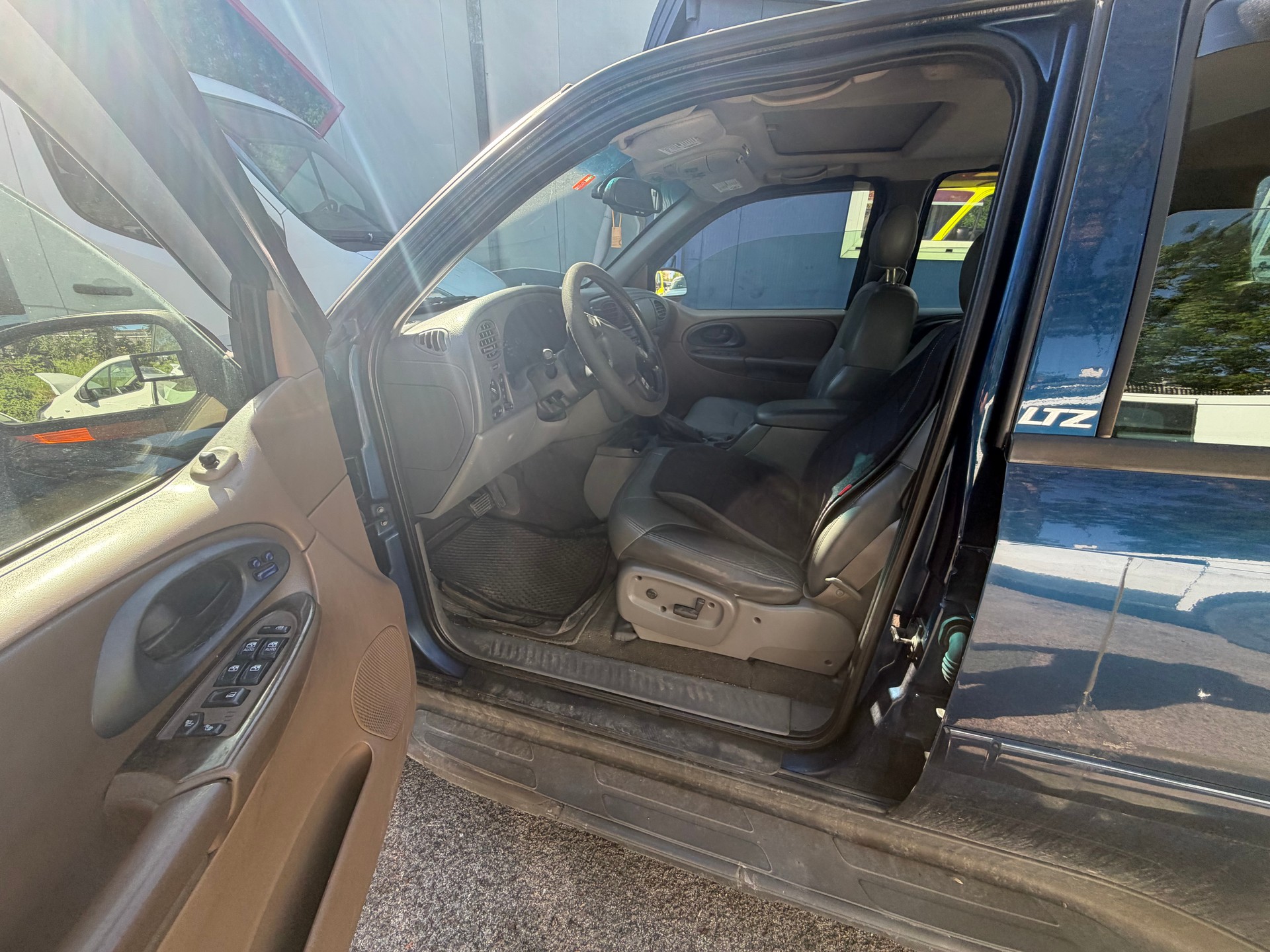 CHEVROLET TrailBlazer 4.2 LT Premium-image-10