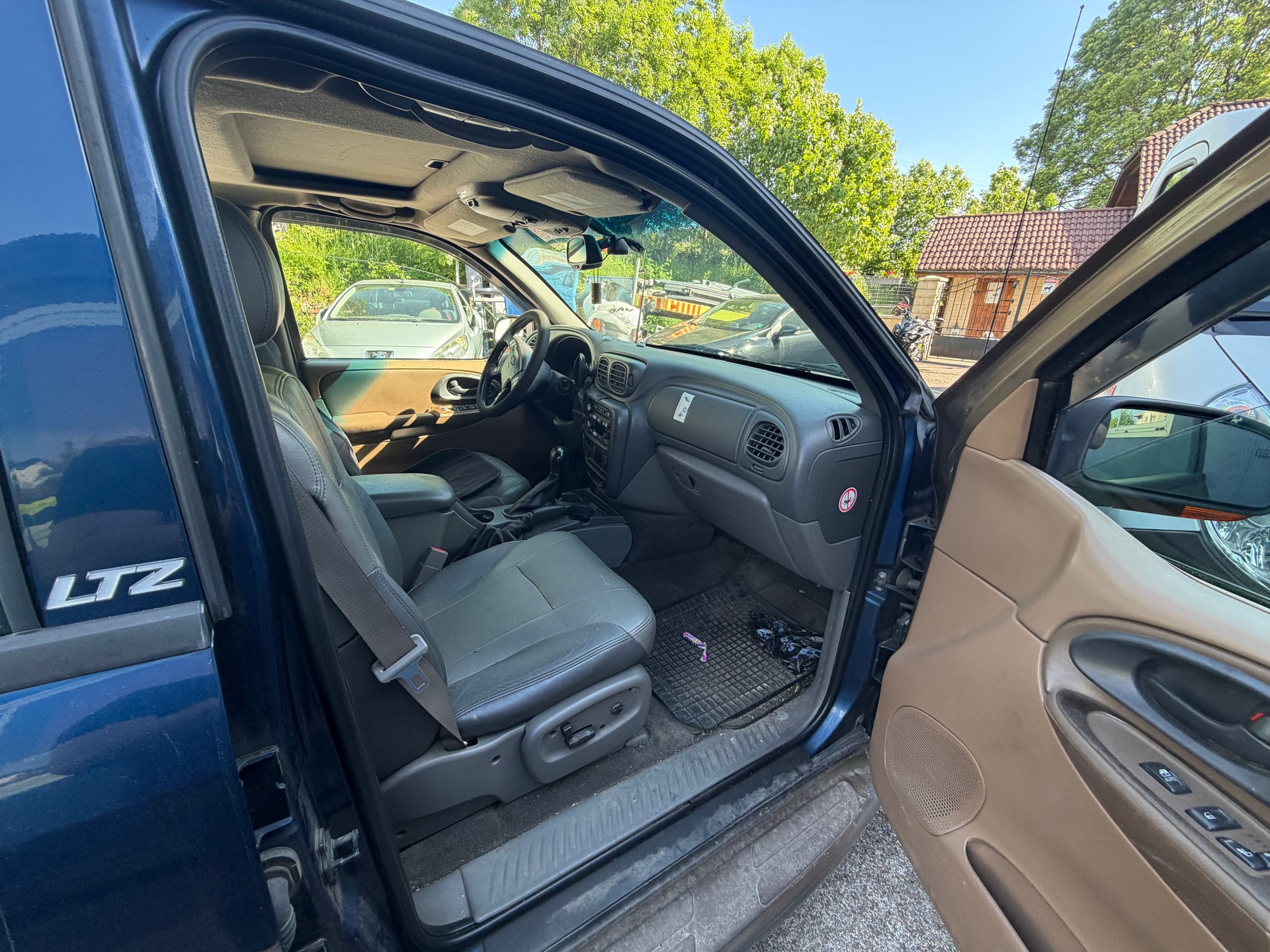 CHEVROLET TrailBlazer 4.2 LT Premium-image-5