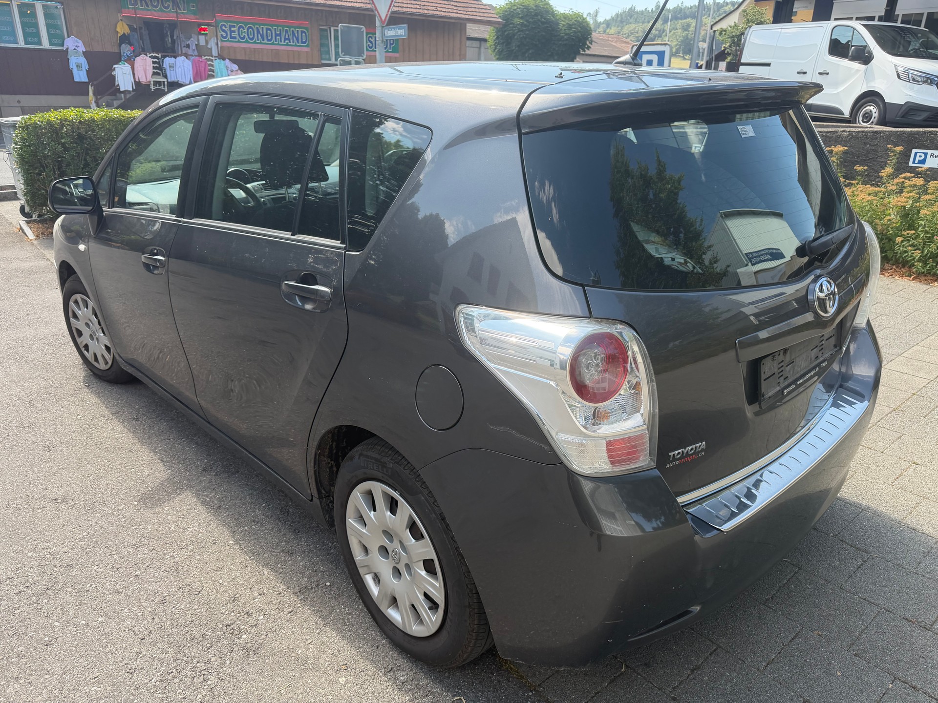 TOYOTA Verso 1.8 Linea Sol Premium-image-2