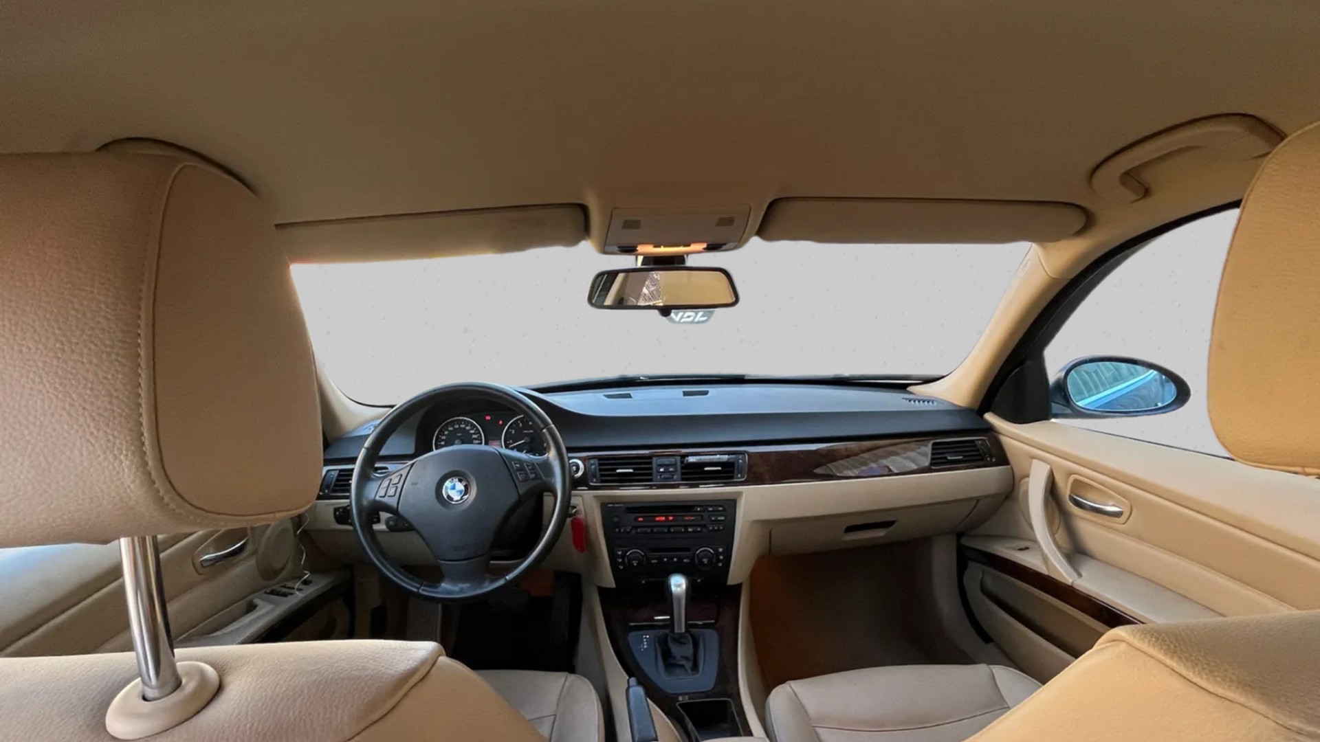 BMW 325xi-image-12