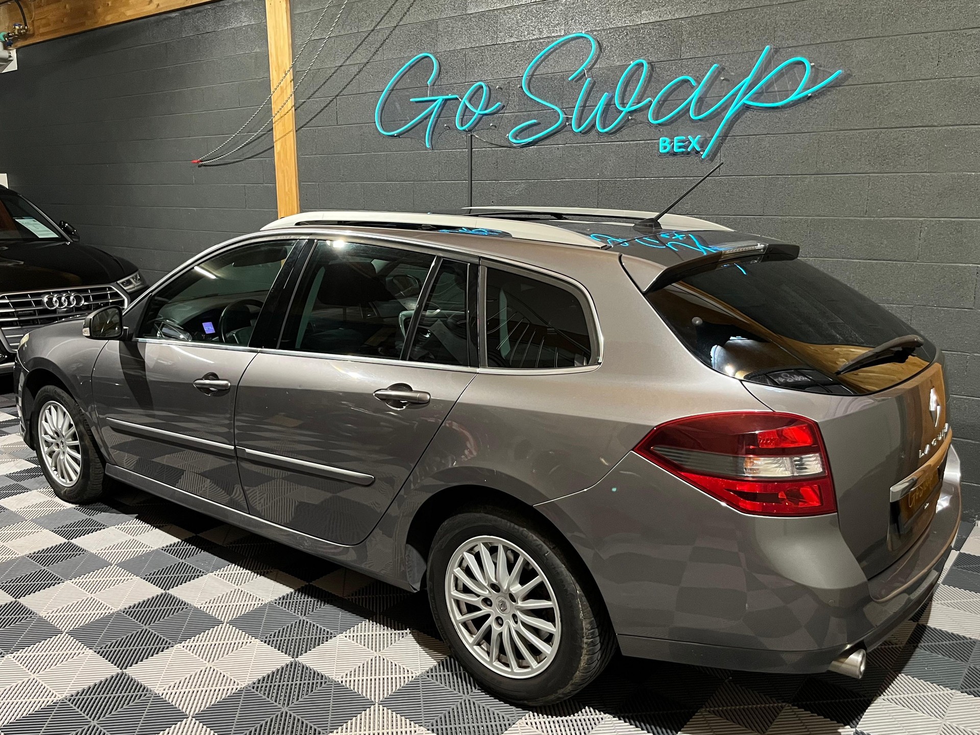 RENAULT Laguna Grandtour 2.0 dCi Dynamique-image-7