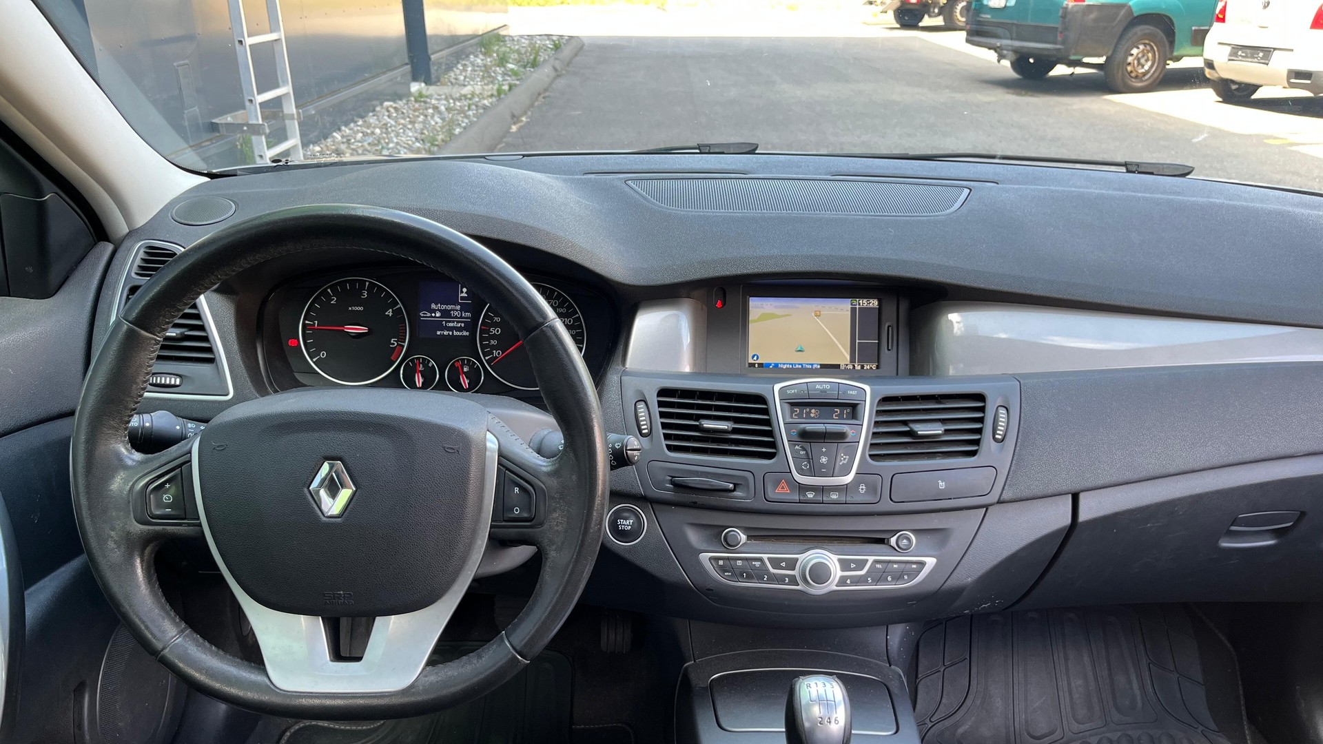 RENAULT Laguna Grandtour 2.0 dCi Dynamique-image-11
