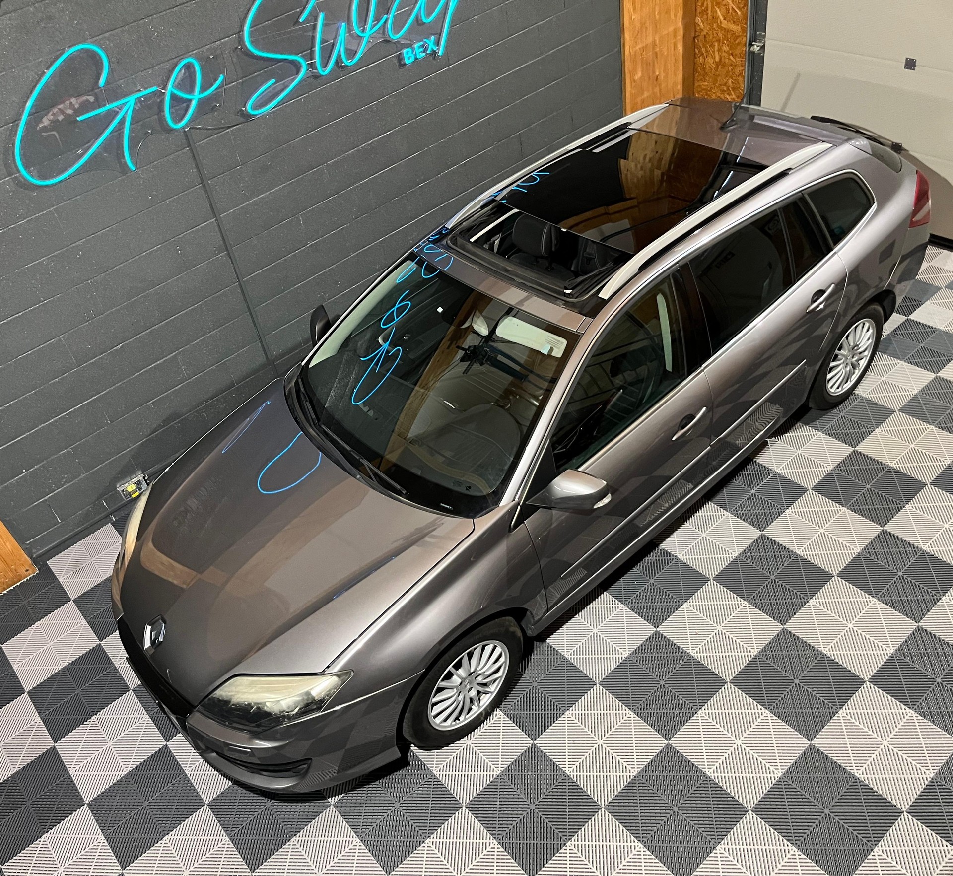 RENAULT Laguna Grandtour 2.0 dCi Dynamique-image-5