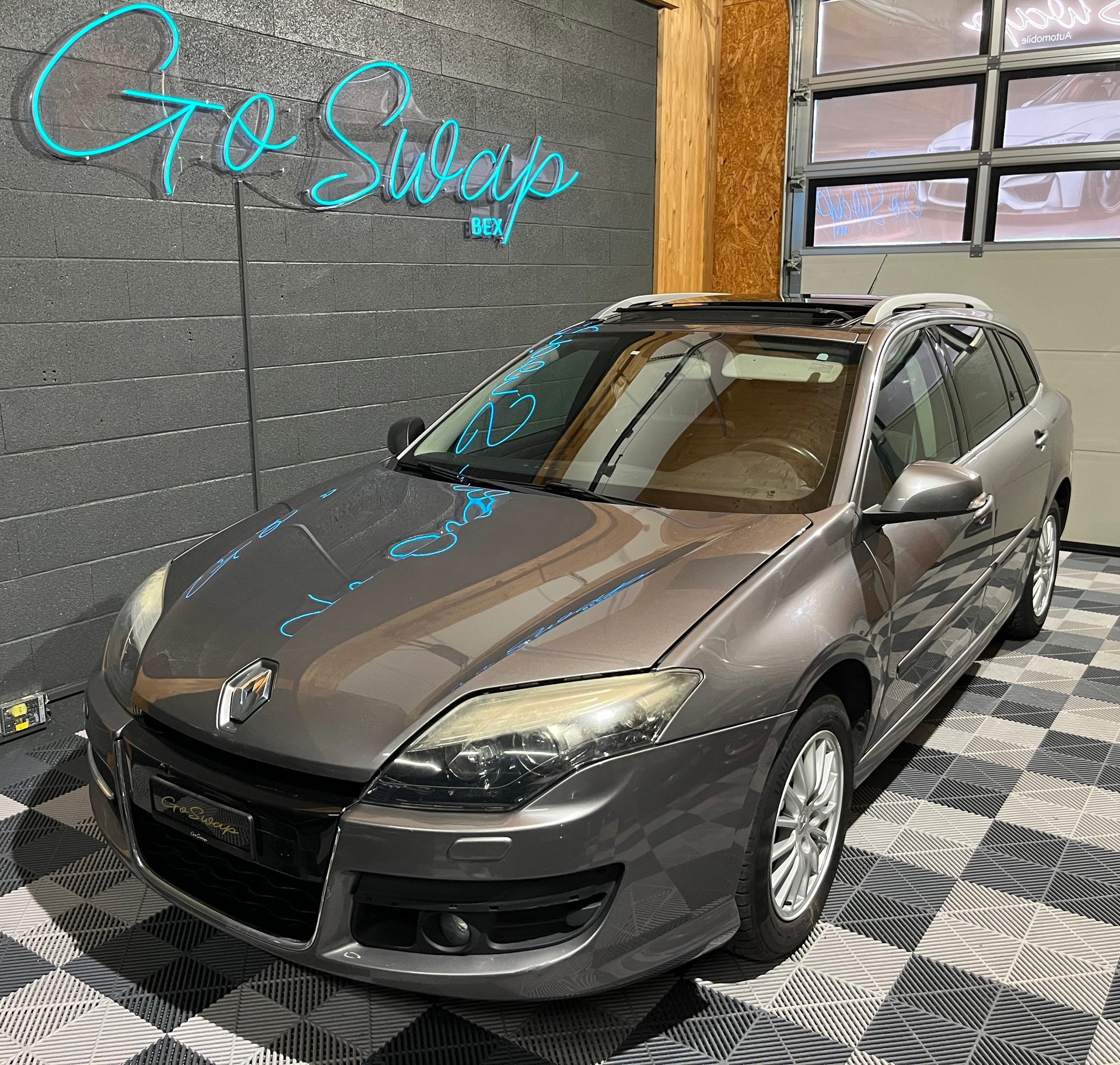 RENAULT Laguna Grandtour 2.0 dCi Dynamique-image-4