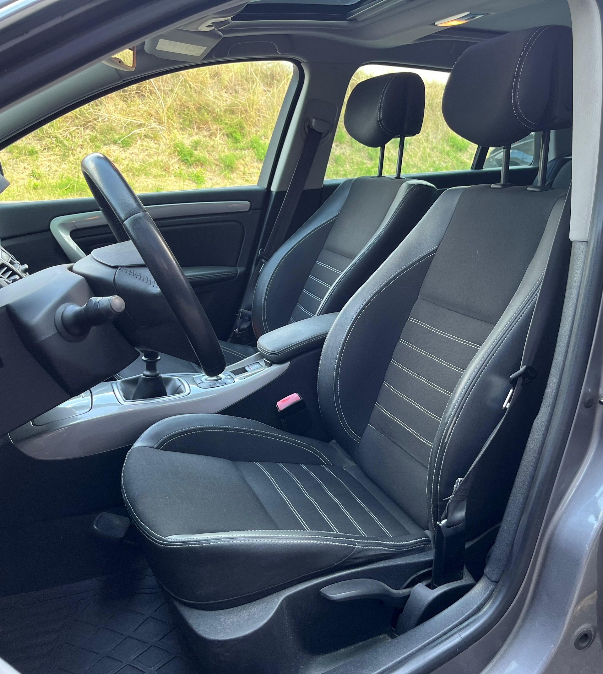 RENAULT Laguna Grandtour 2.0 dCi Dynamique-image-8