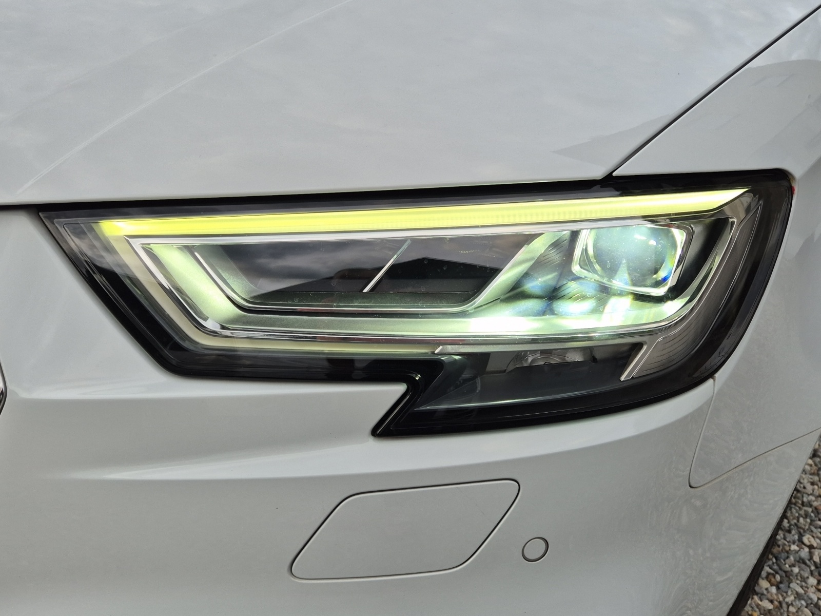AUDI A3 Cabriolet 1.5 TFSI Design S-LINE-image-2