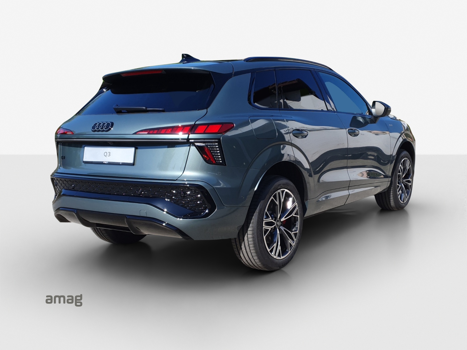 AUDI Q3 SUV e-hybrid 200 kW S tronig-image-4