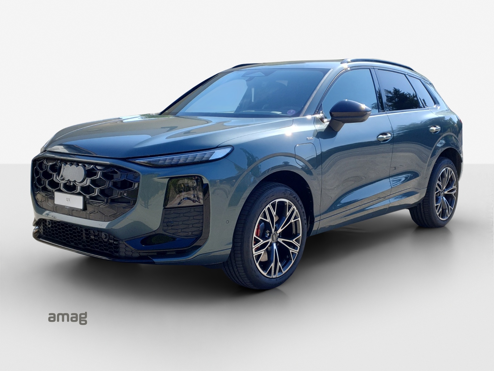 AUDI Q3 SUV e-hybrid 200 kW S tronig-image-0