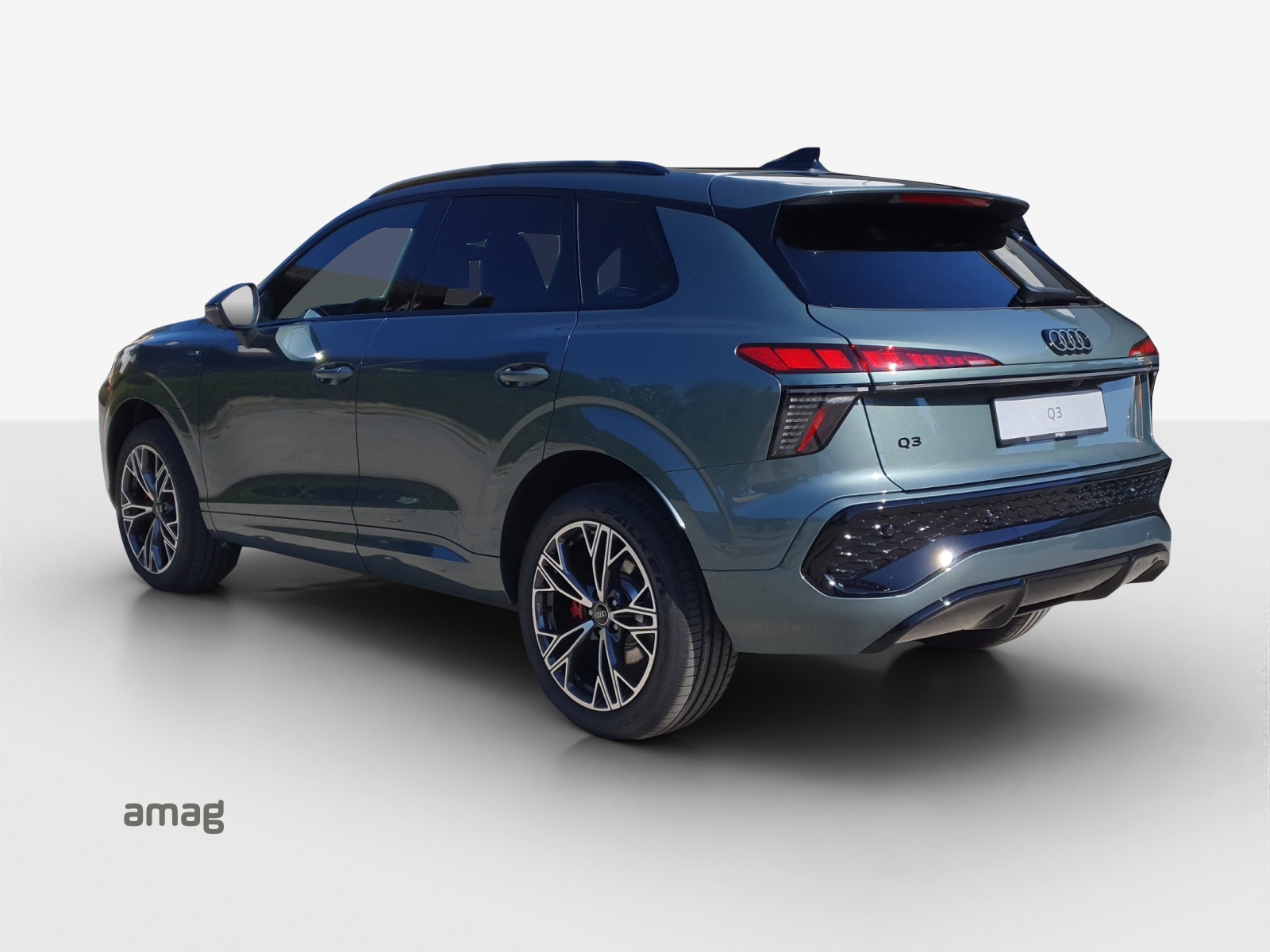 AUDI Q3 SUV e-hybrid 200 kW S tronig-image-2