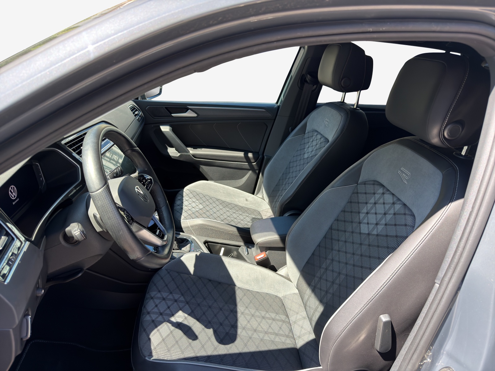 VW Tiguan 2.0TSI R-Line 4Motion DSG-image-7