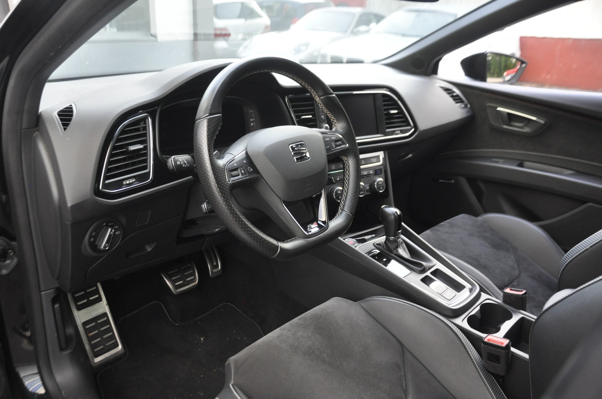 SEAT Leon ST 2.0 TSI Cupra 300 4 Drive DSG-image-5