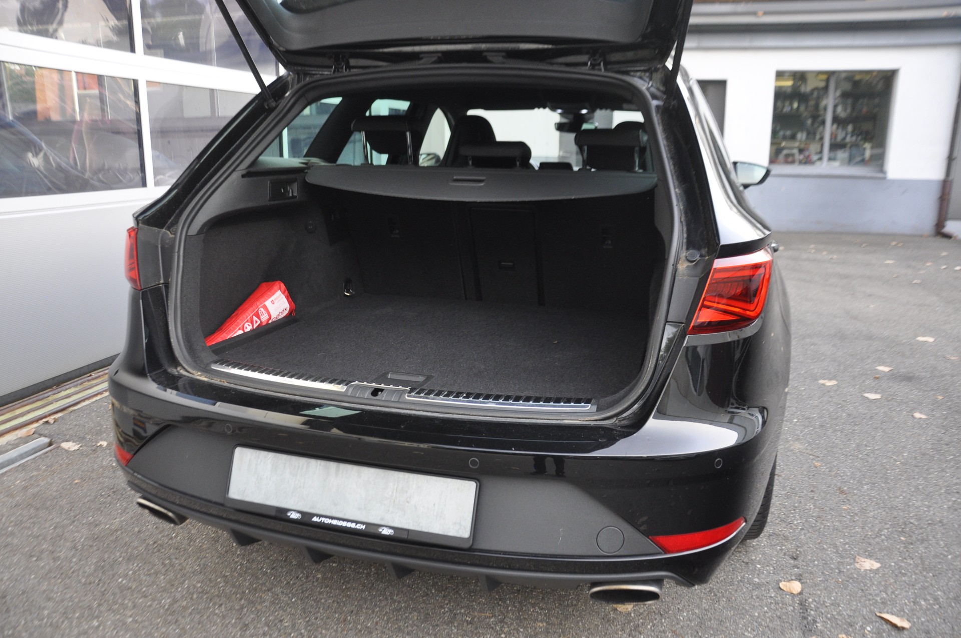 SEAT Leon ST 2.0 TSI Cupra 300 4 Drive DSG-image-14