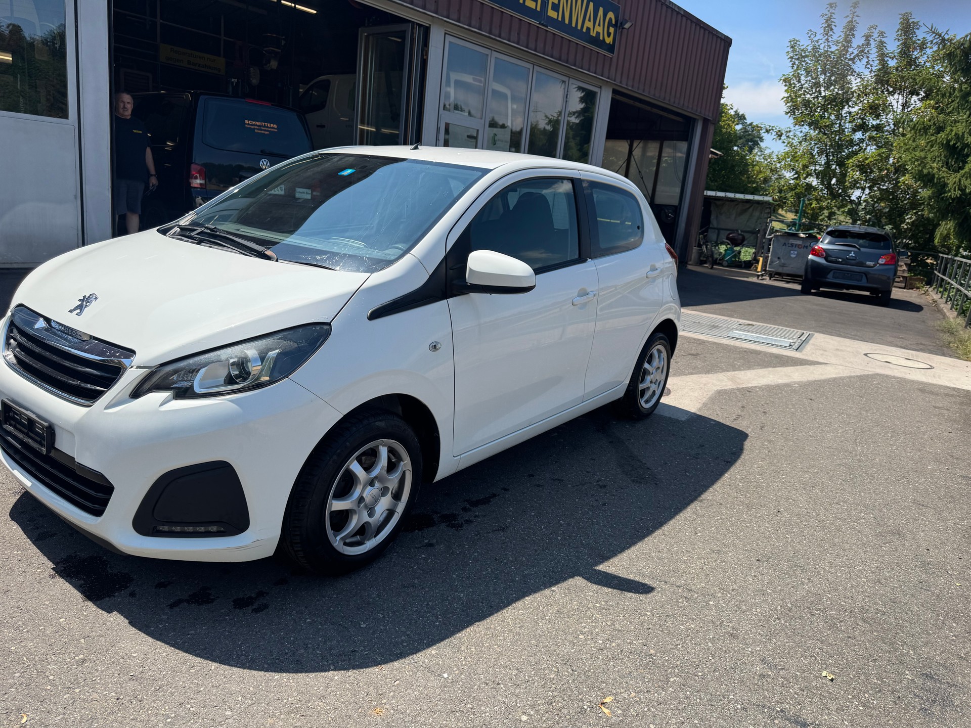 PEUGEOT 108 1.0 VTi Active-image-3