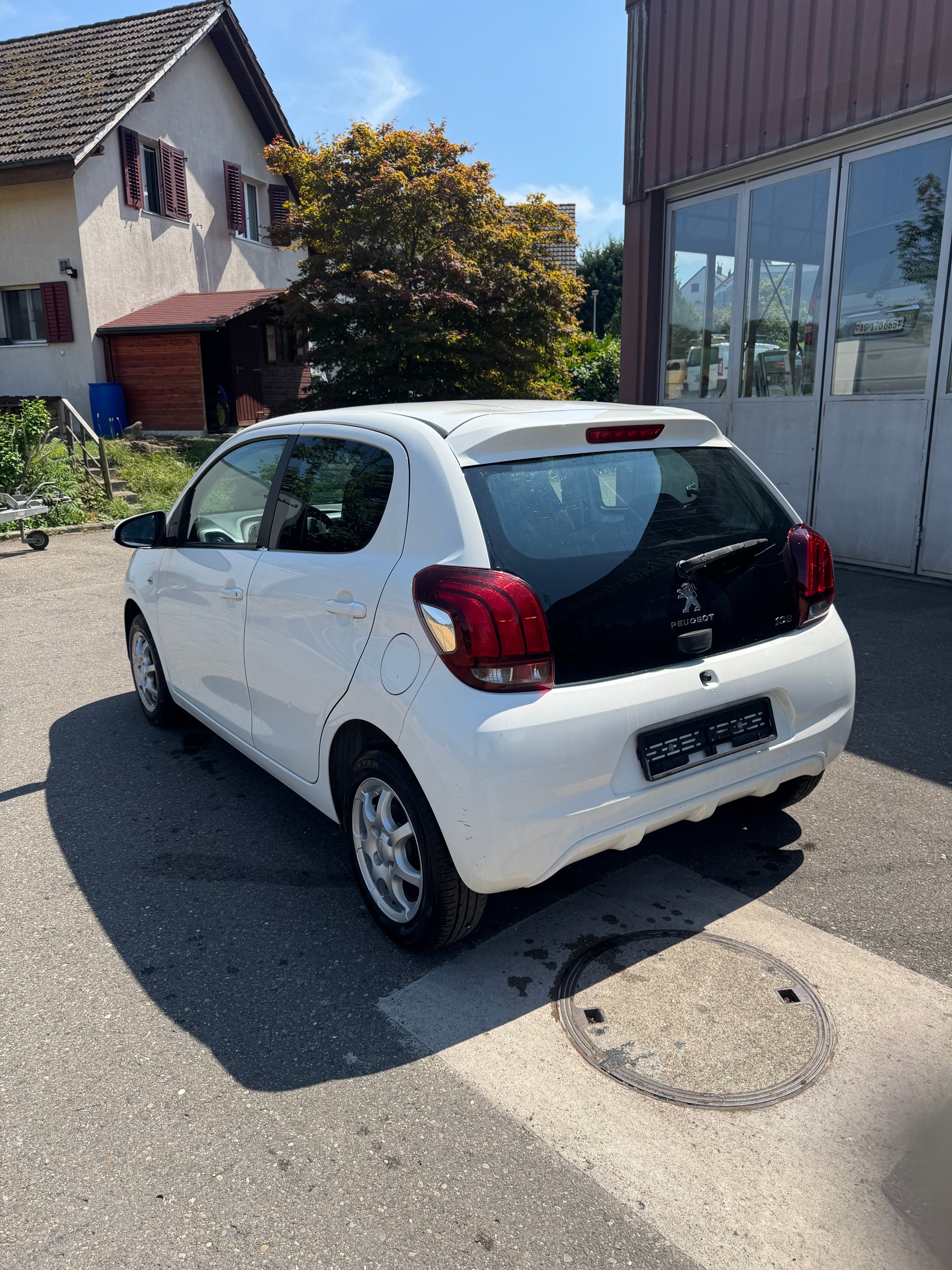 PEUGEOT 108 1.0 VTi Active-image-5
