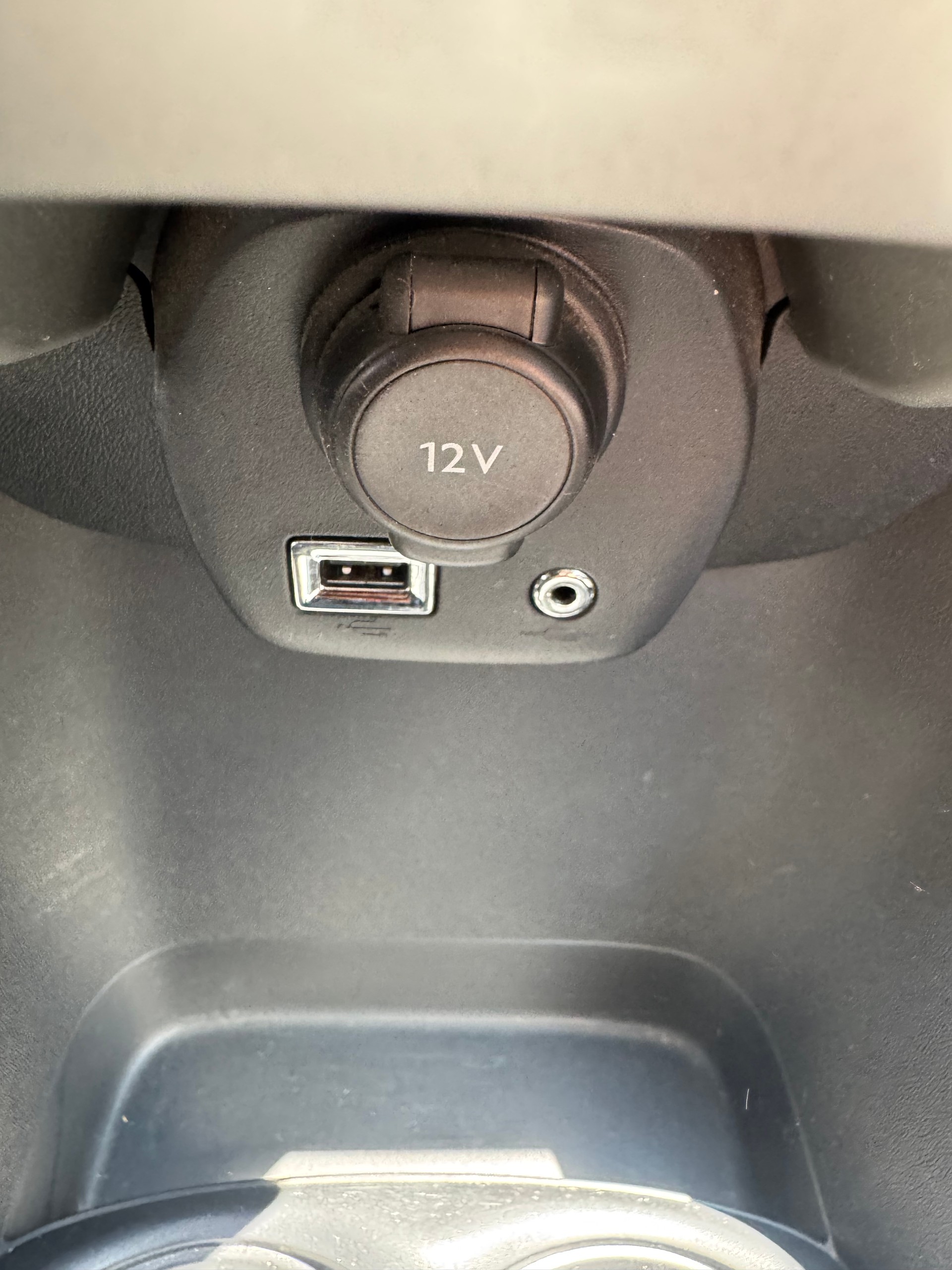 PEUGEOT 108 1.0 VTi Active-image-12
