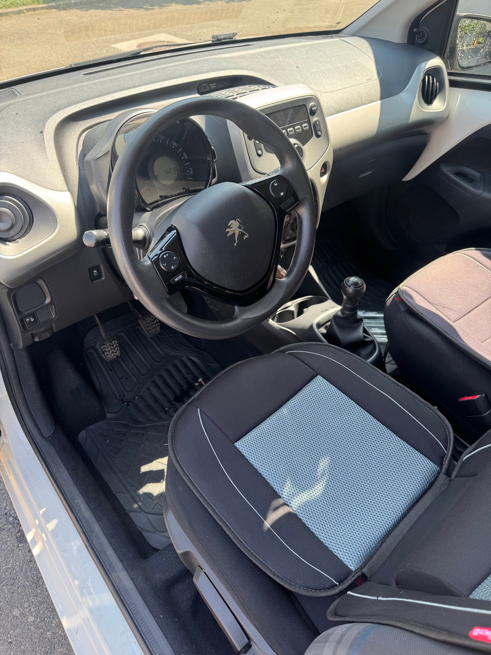 PEUGEOT 108 1.0 VTi Active-image-8