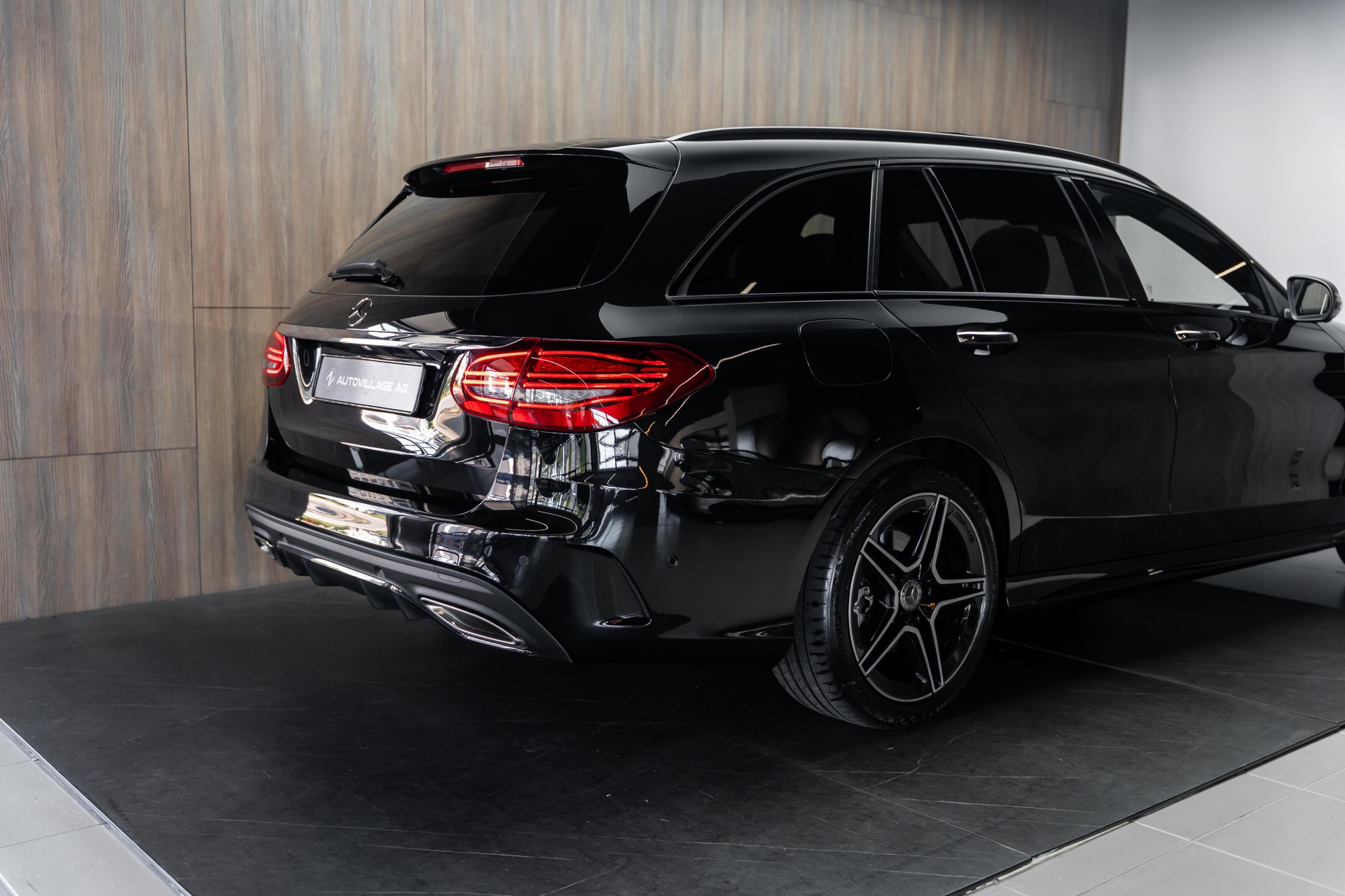 MERCEDES-BENZ C 200 Swiss Star AMG Line 4M 9G-Tronic-image-26