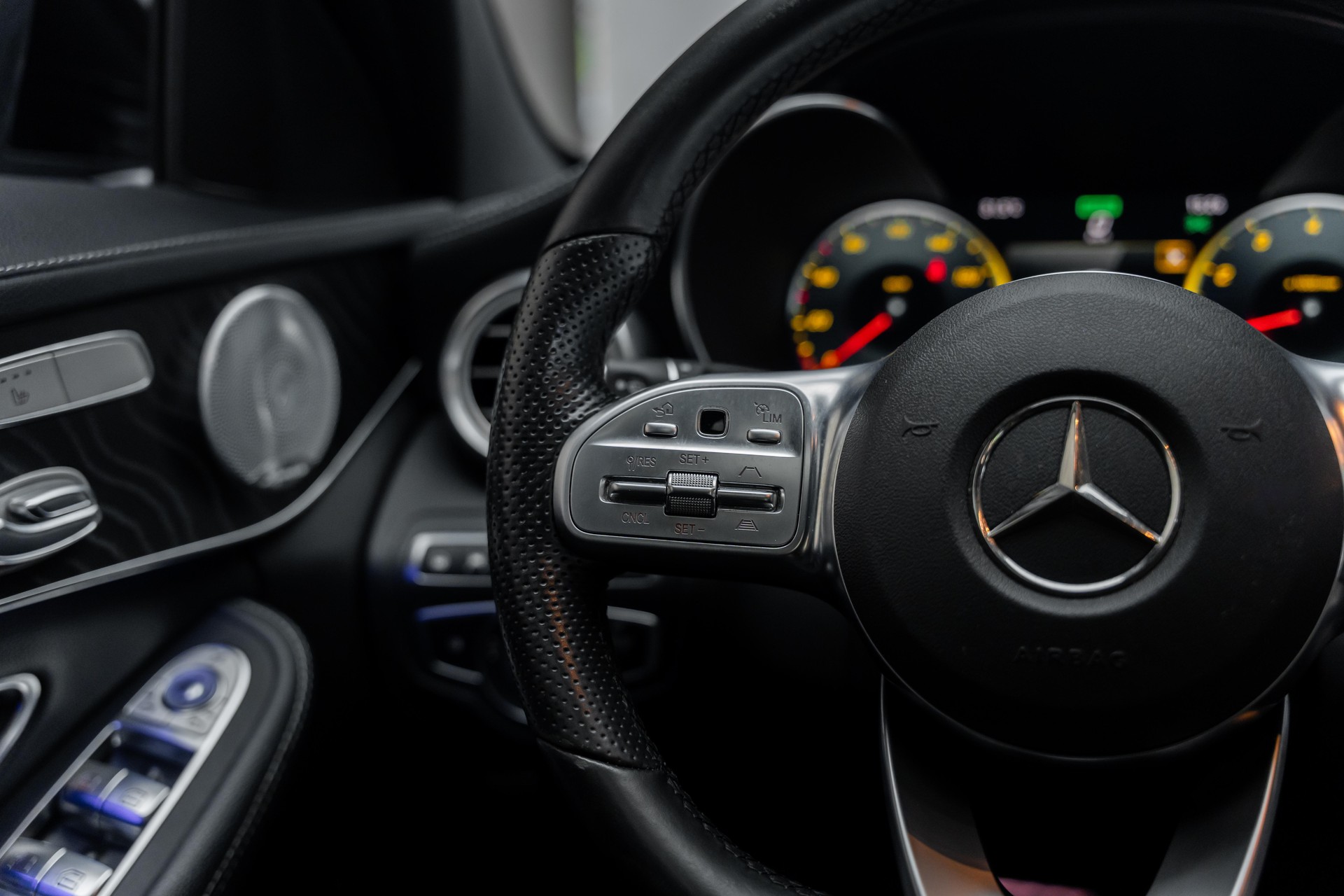 MERCEDES-BENZ C 200 Swiss Star AMG Line 4M 9G-Tronic-image-20