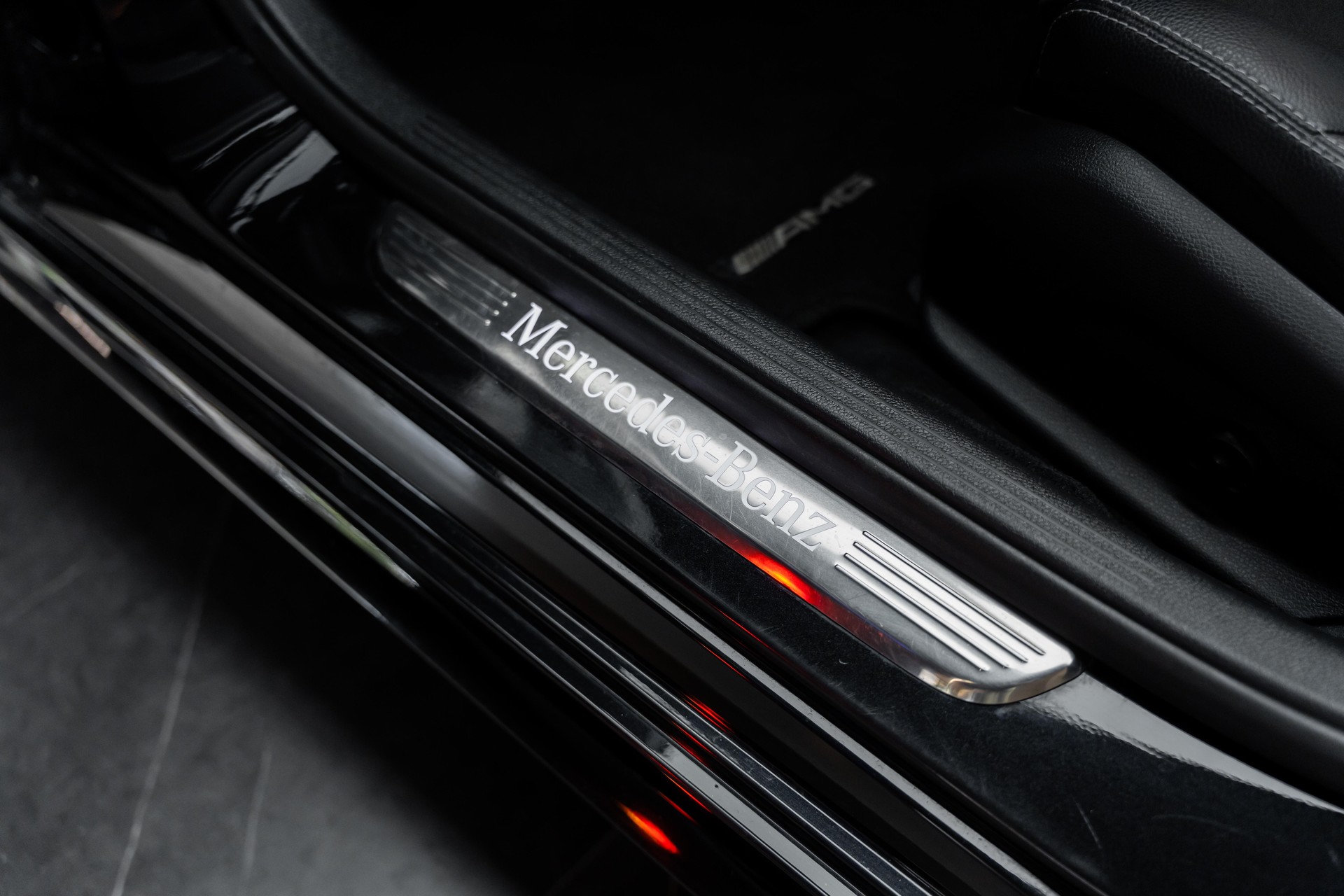 MERCEDES-BENZ C 200 Swiss Star AMG Line 4M 9G-Tronic-image-22