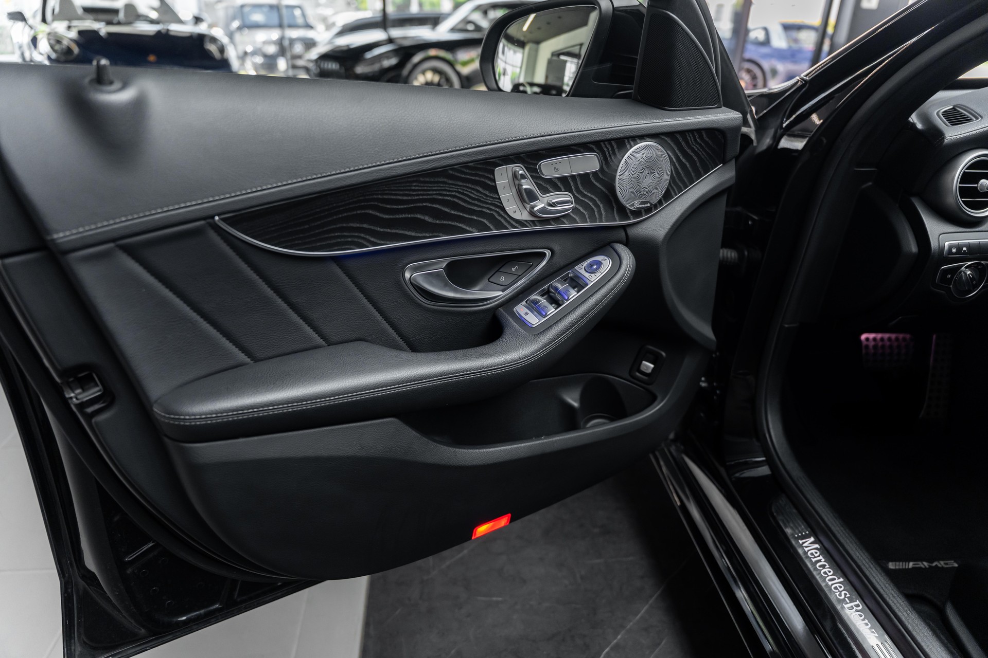 MERCEDES-BENZ C 200 Swiss Star AMG Line 4M 9G-Tronic-image-21