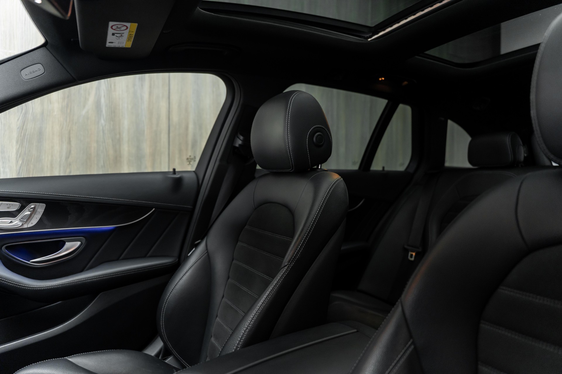 MERCEDES-BENZ C 200 Swiss Star AMG Line 4M 9G-Tronic-image-6